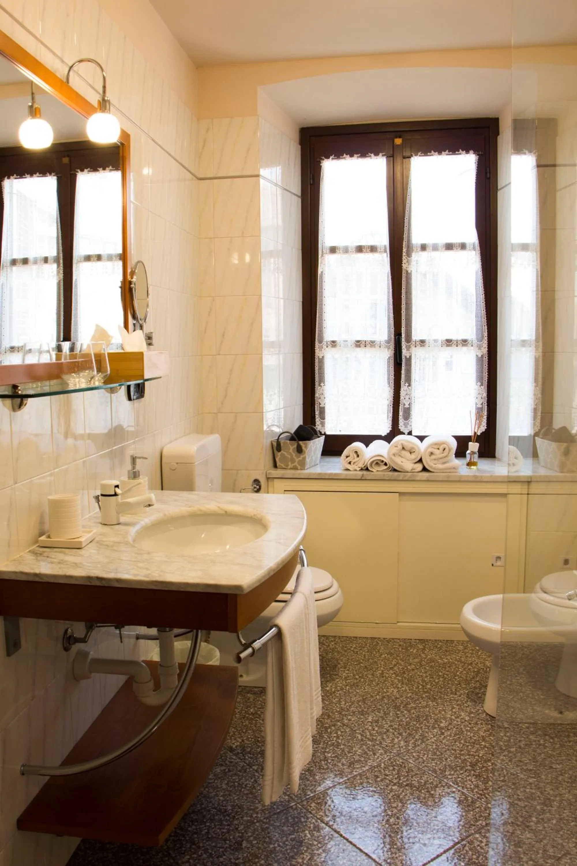 Bathroom in L'Aromatario