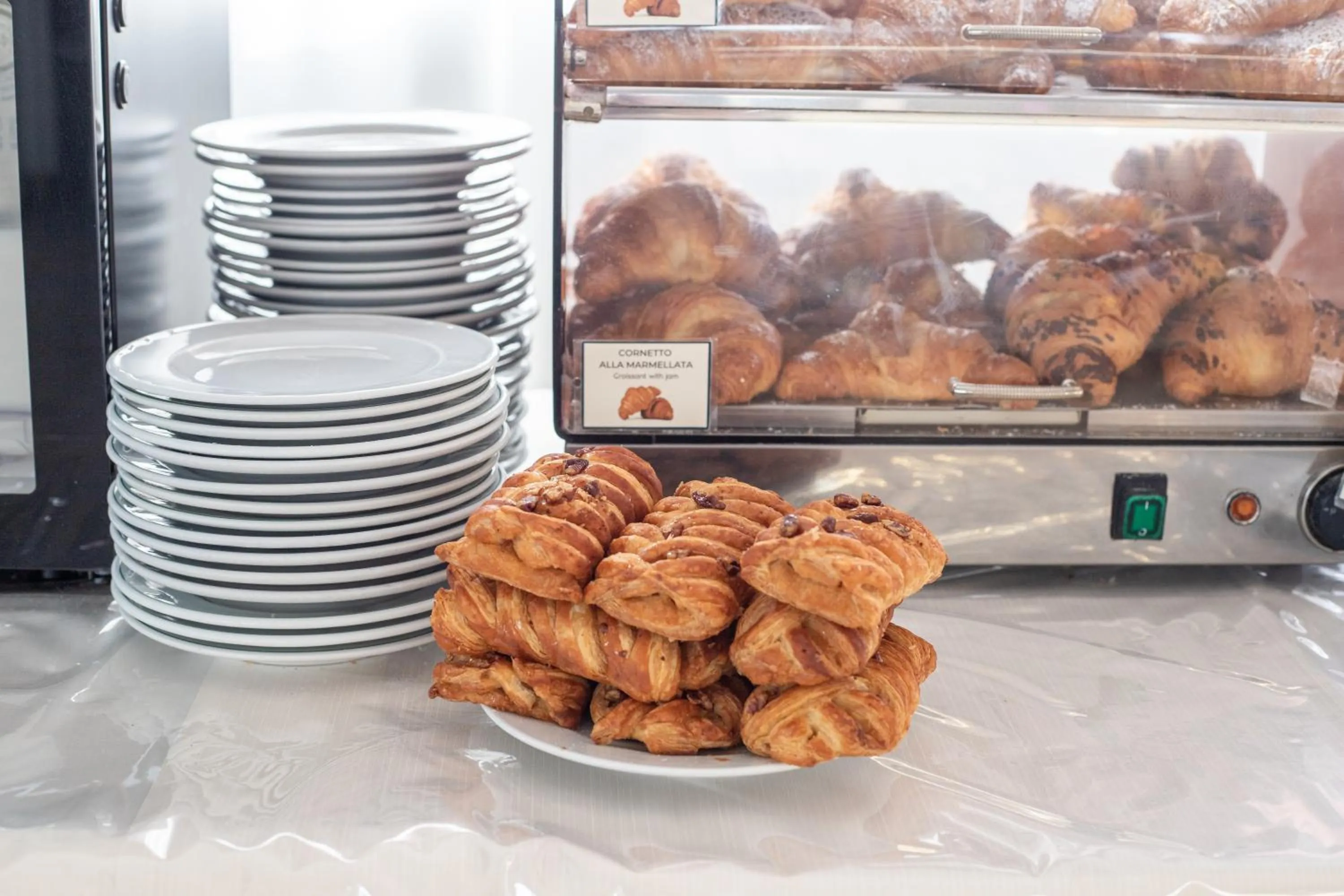 Buffet breakfast in Cav Approdo
