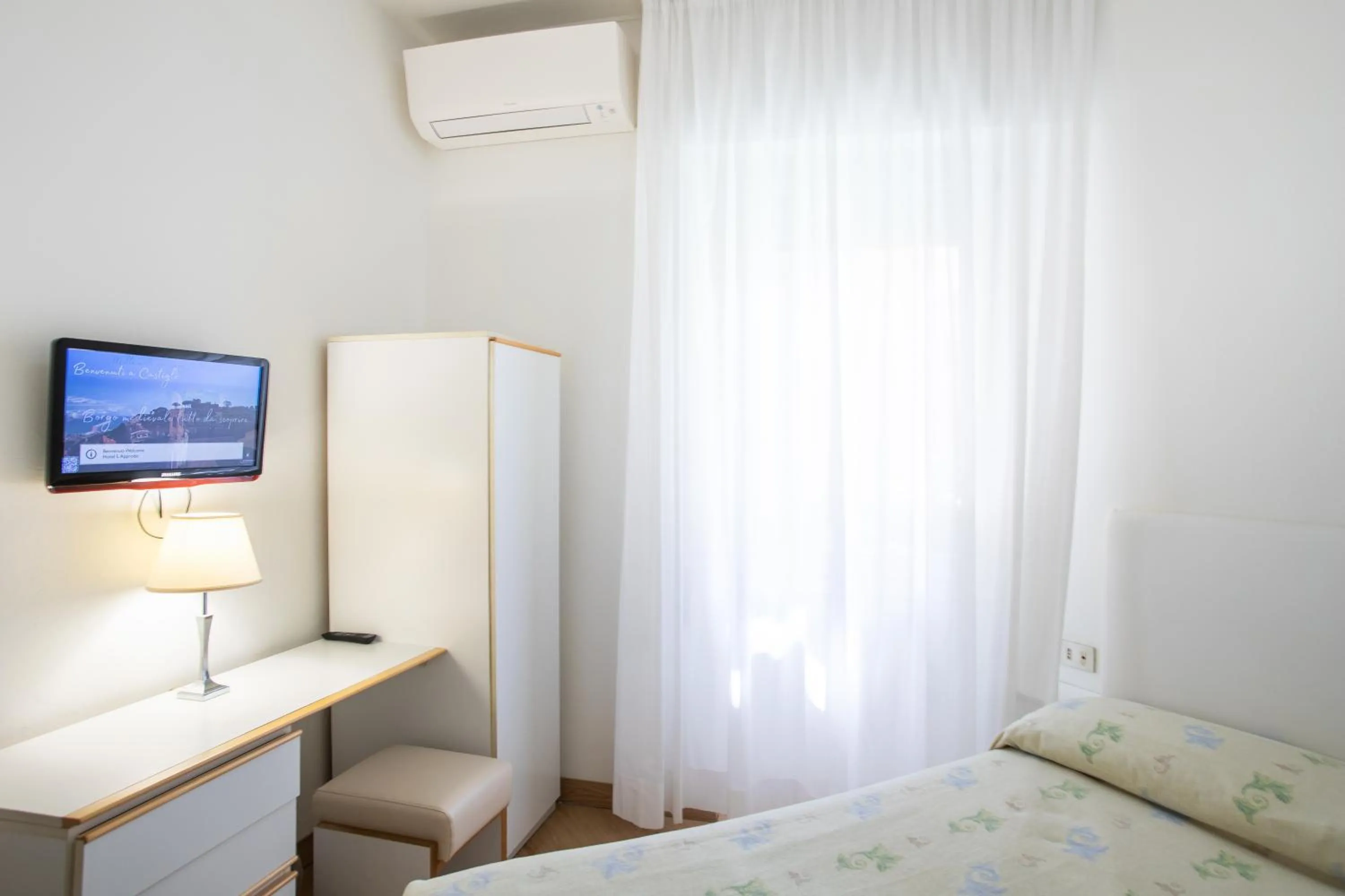 furniture, Bed in Cav Approdo