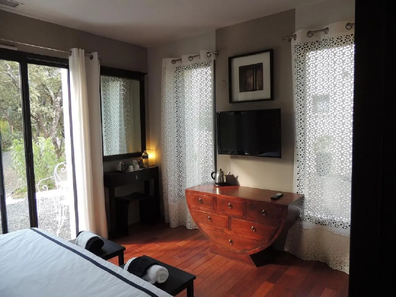 Bed in La Villa Kallisté