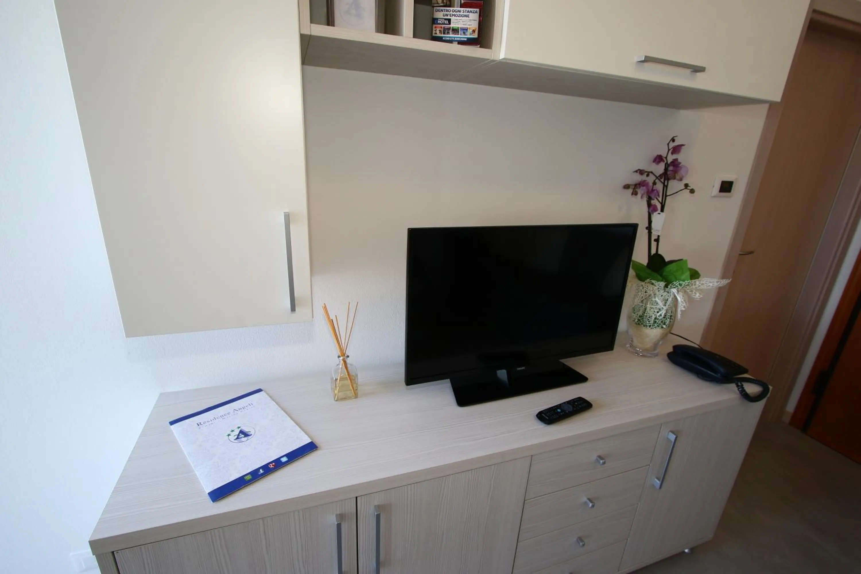 TV and multimedia in Residence Hotel Angeli