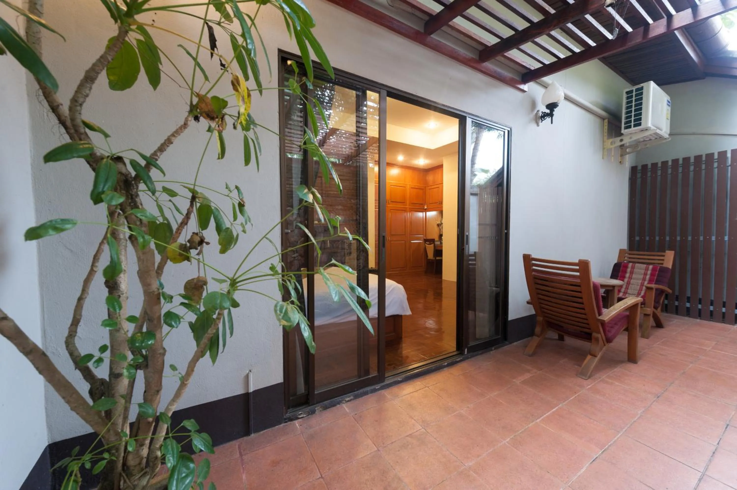 Balcony/Terrace in Ruen Ariya Resort