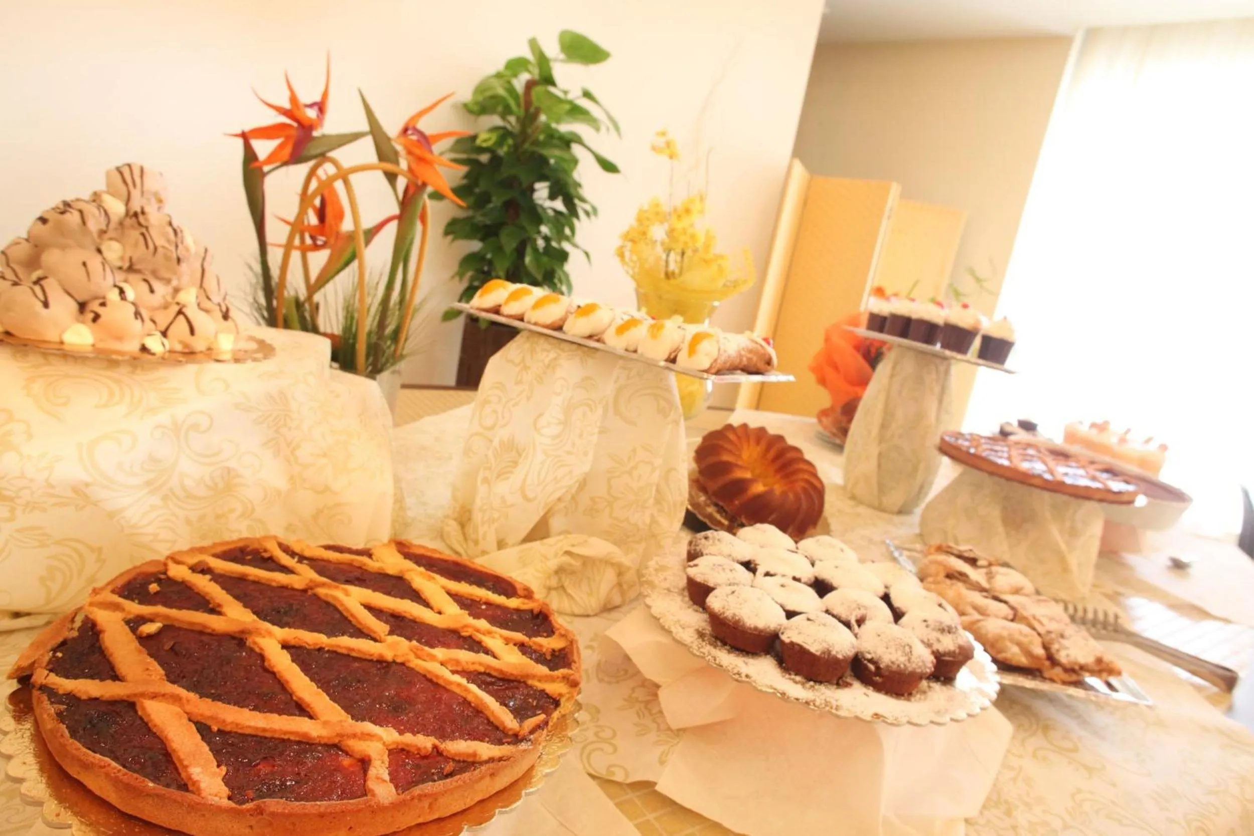 Restaurant/places to eat in Hotel Mimosa