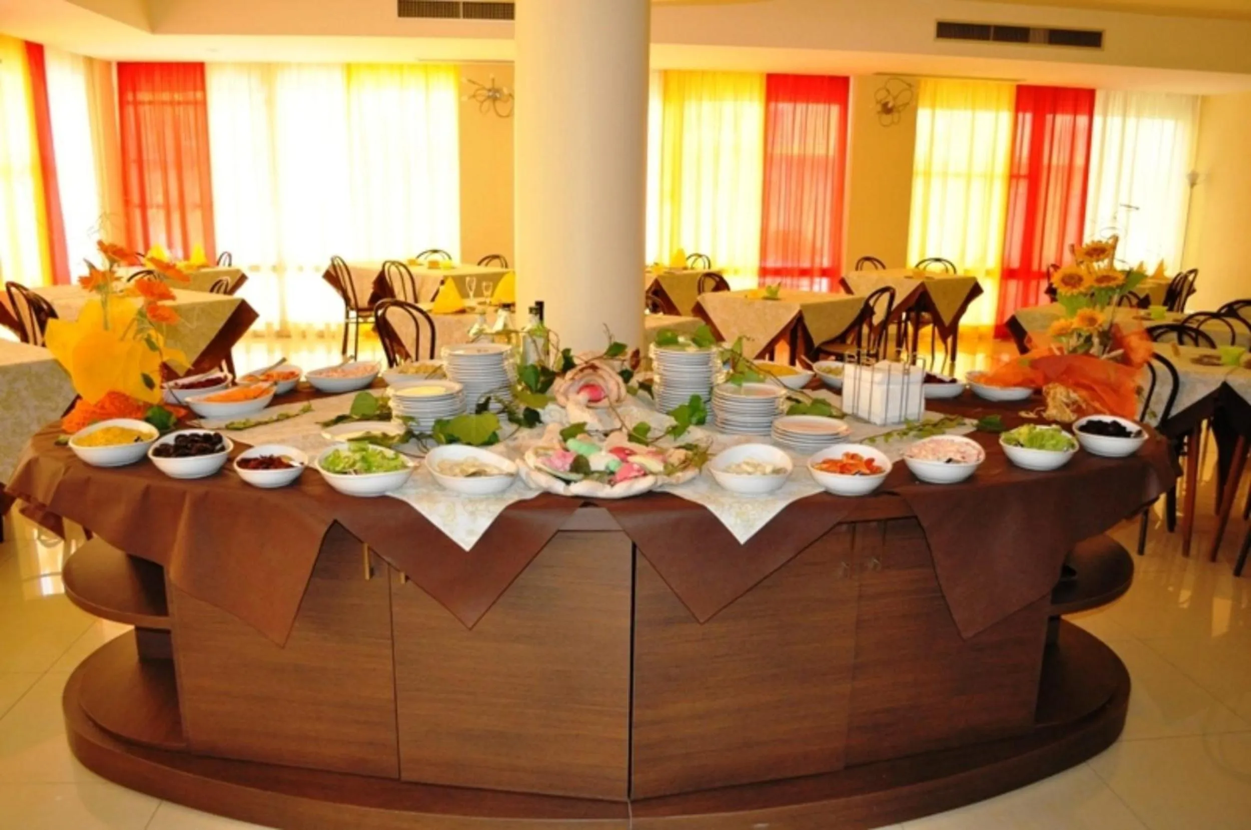 Restaurant/places to eat in Hotel Mimosa