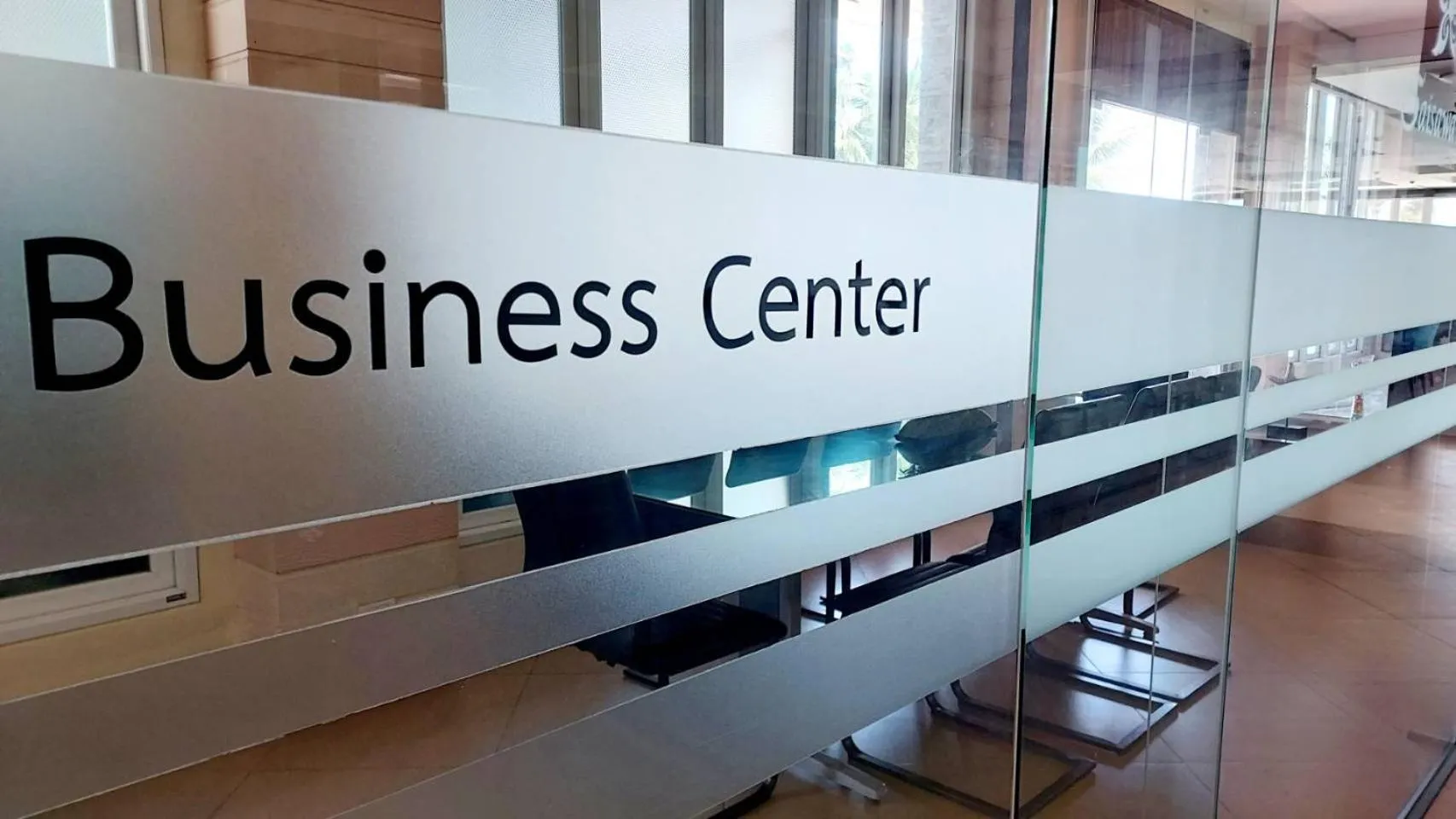 Business facilities in Saisawan Beach Luxury Hotel