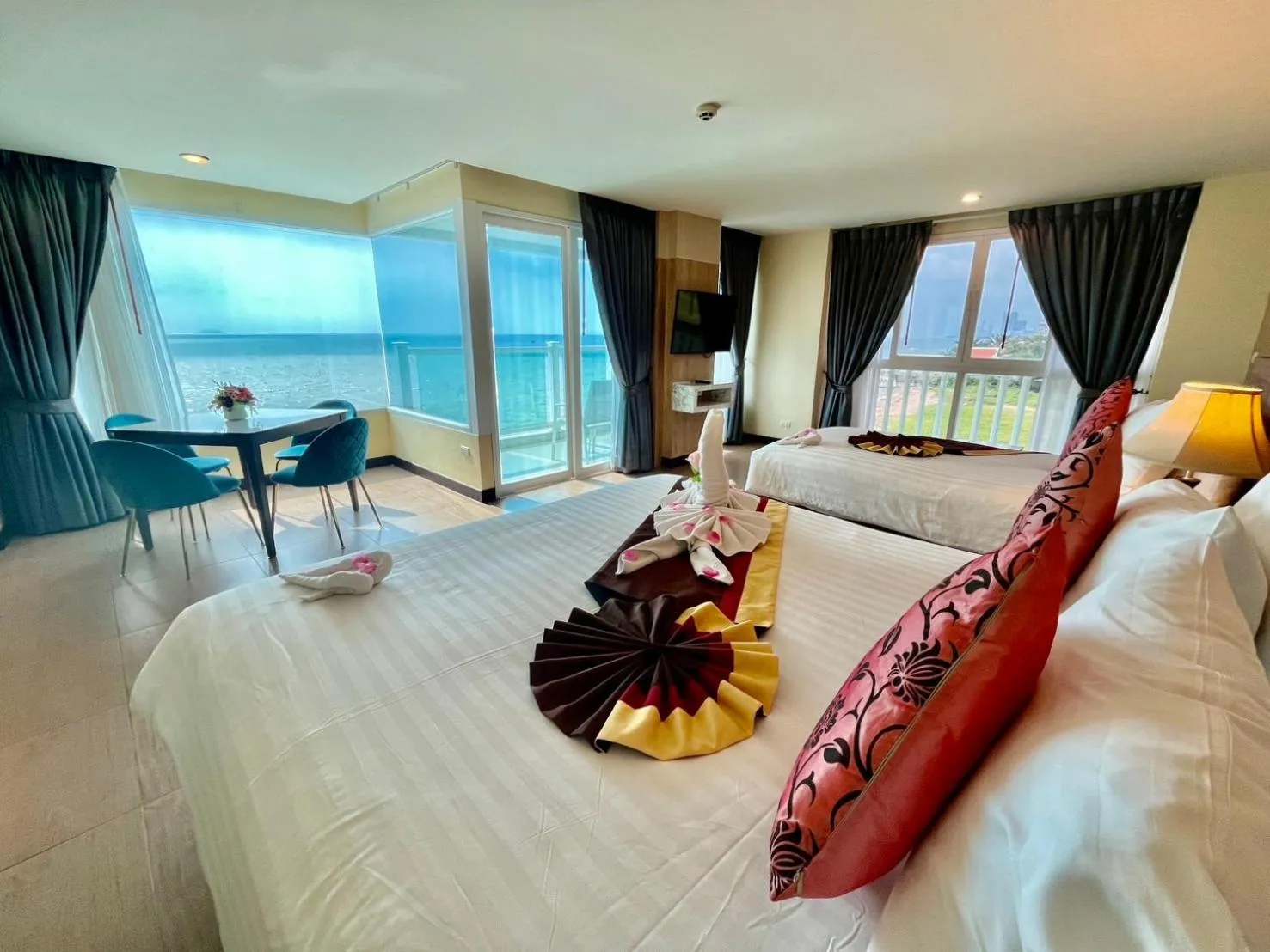 Bedroom, Bed in Saisawan Beach Luxury Hotel