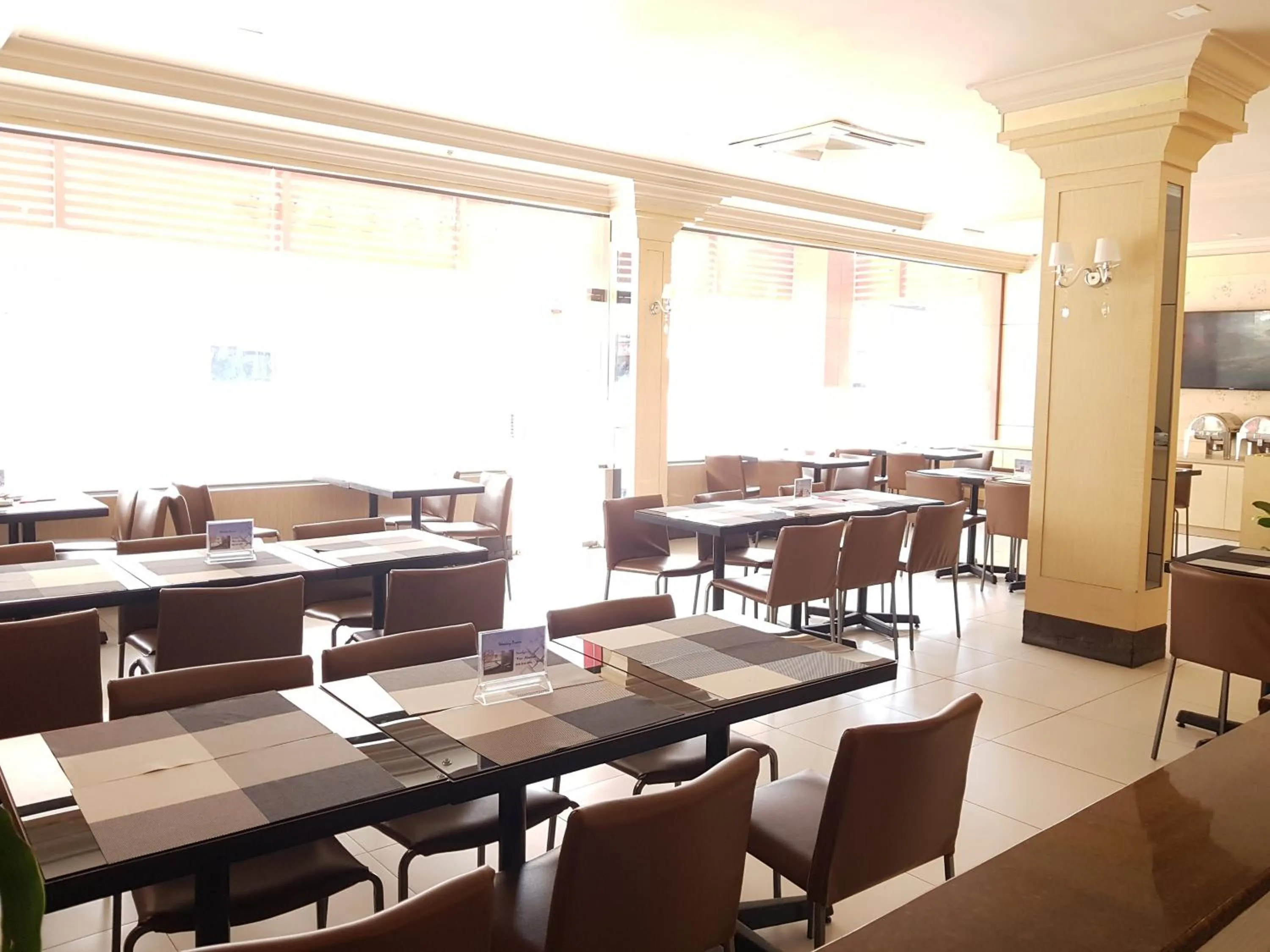 Restaurant/places to eat in The K Hotel