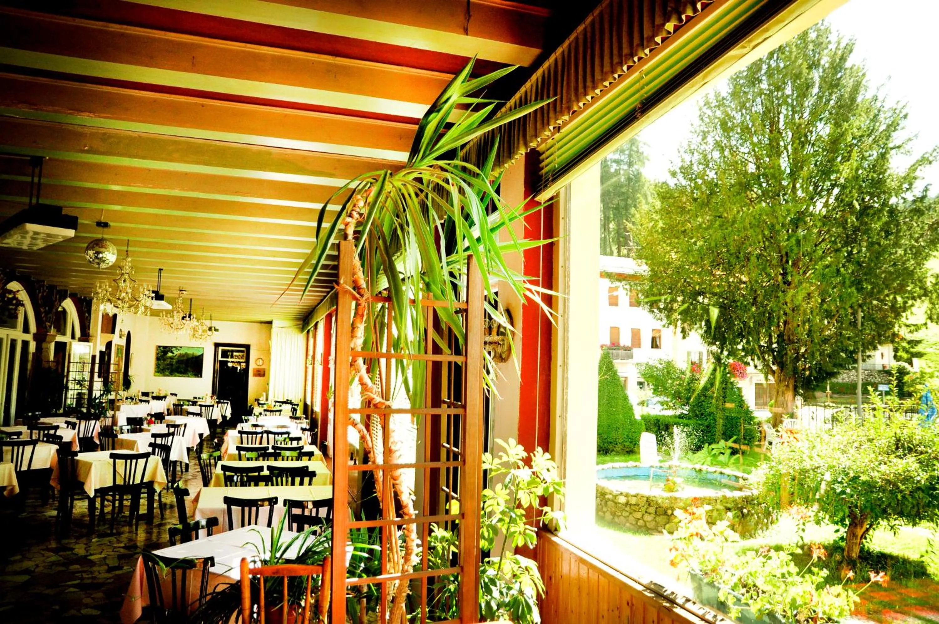 Communal lounge/ TV room in Albergo Trieste