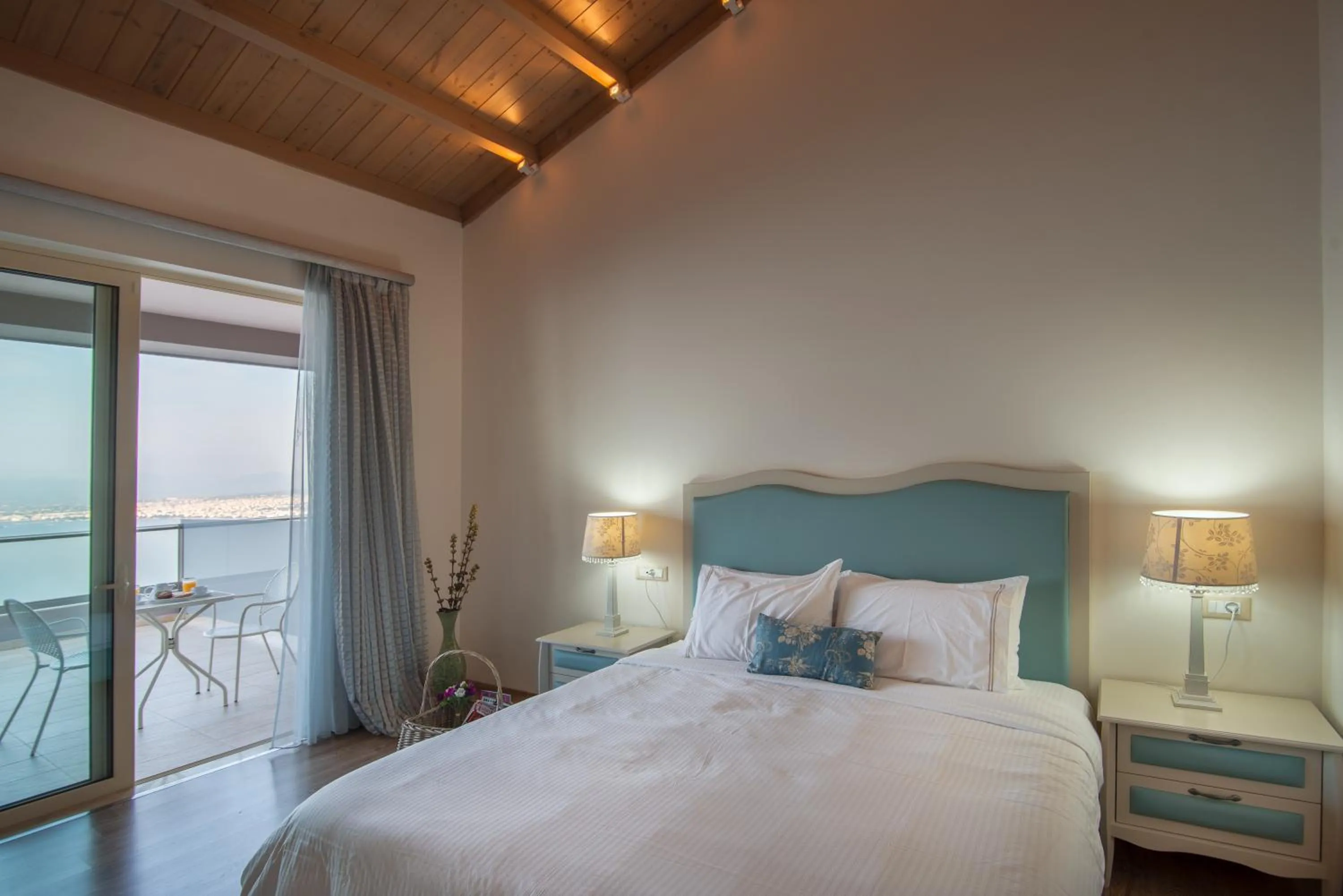 Balcony/Terrace, Bed in Belvedere Hotel