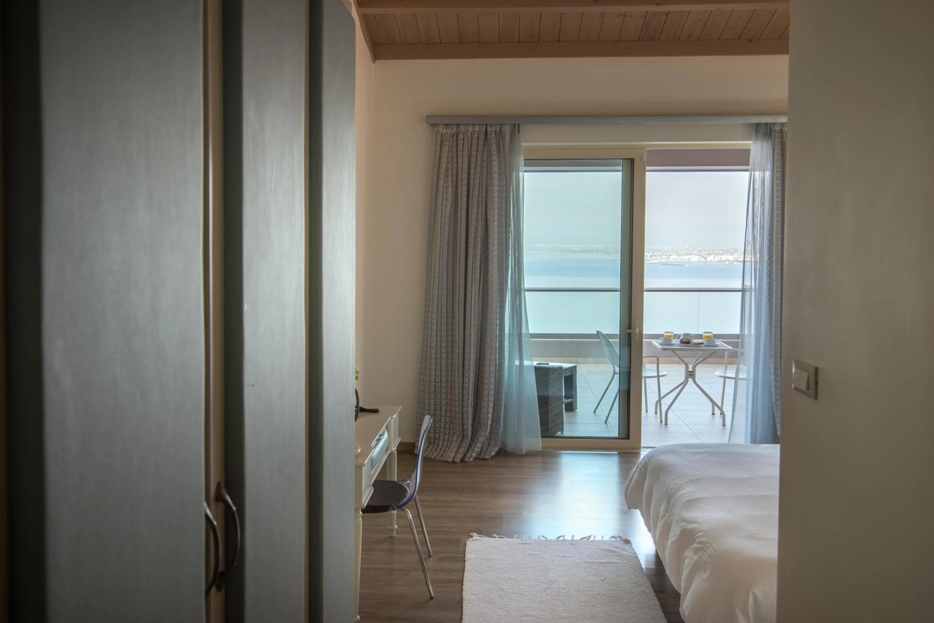 Photo of the whole room, Bed in Belvedere Hotel