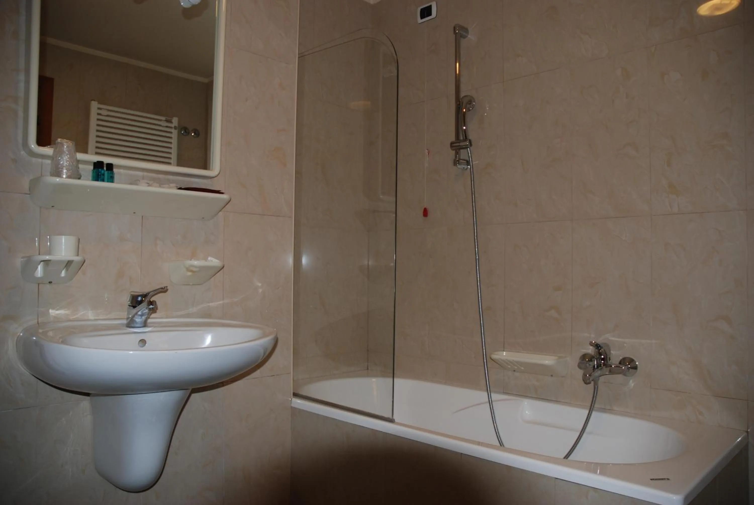 Shower in Al Giardino