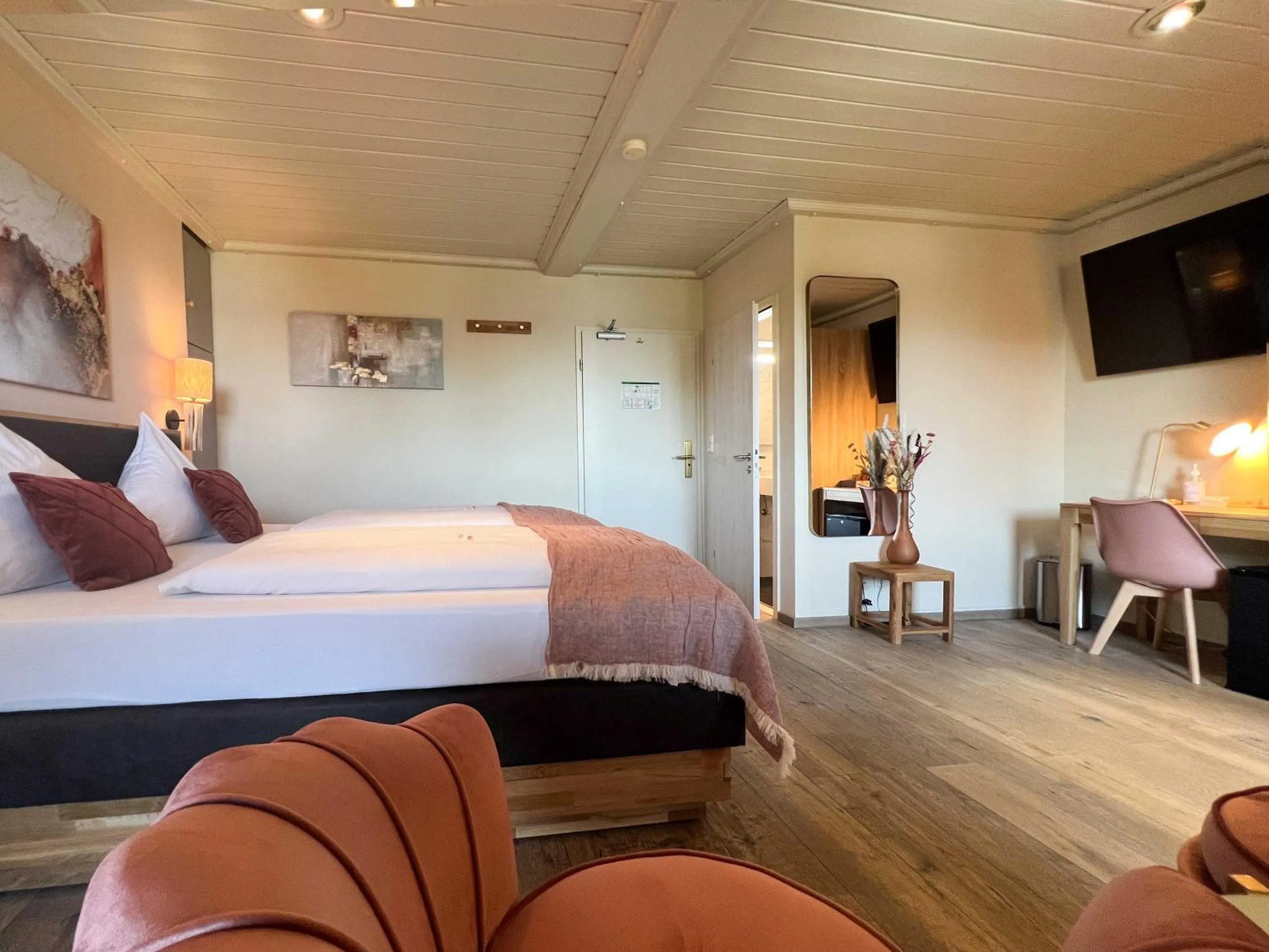 Photo of the whole room, Bed in Hotel Schlossblick Chiemsee