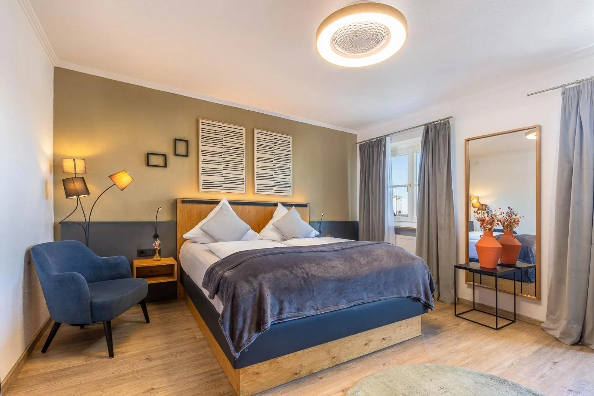 Photo of the whole room, Bed in Hotel Schlossblick Chiemsee