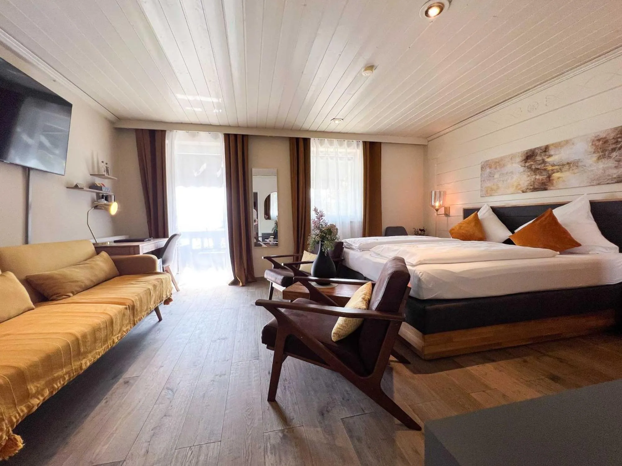 Photo of the whole room, Bed in Hotel Schlossblick Chiemsee