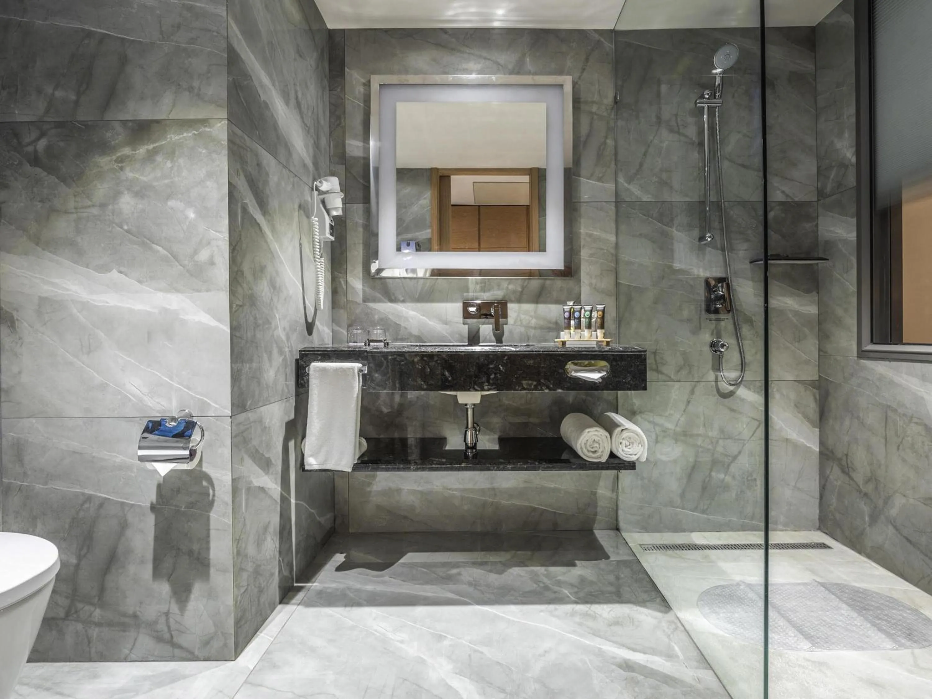 Bedroom in Novotel Vijayawada Varun