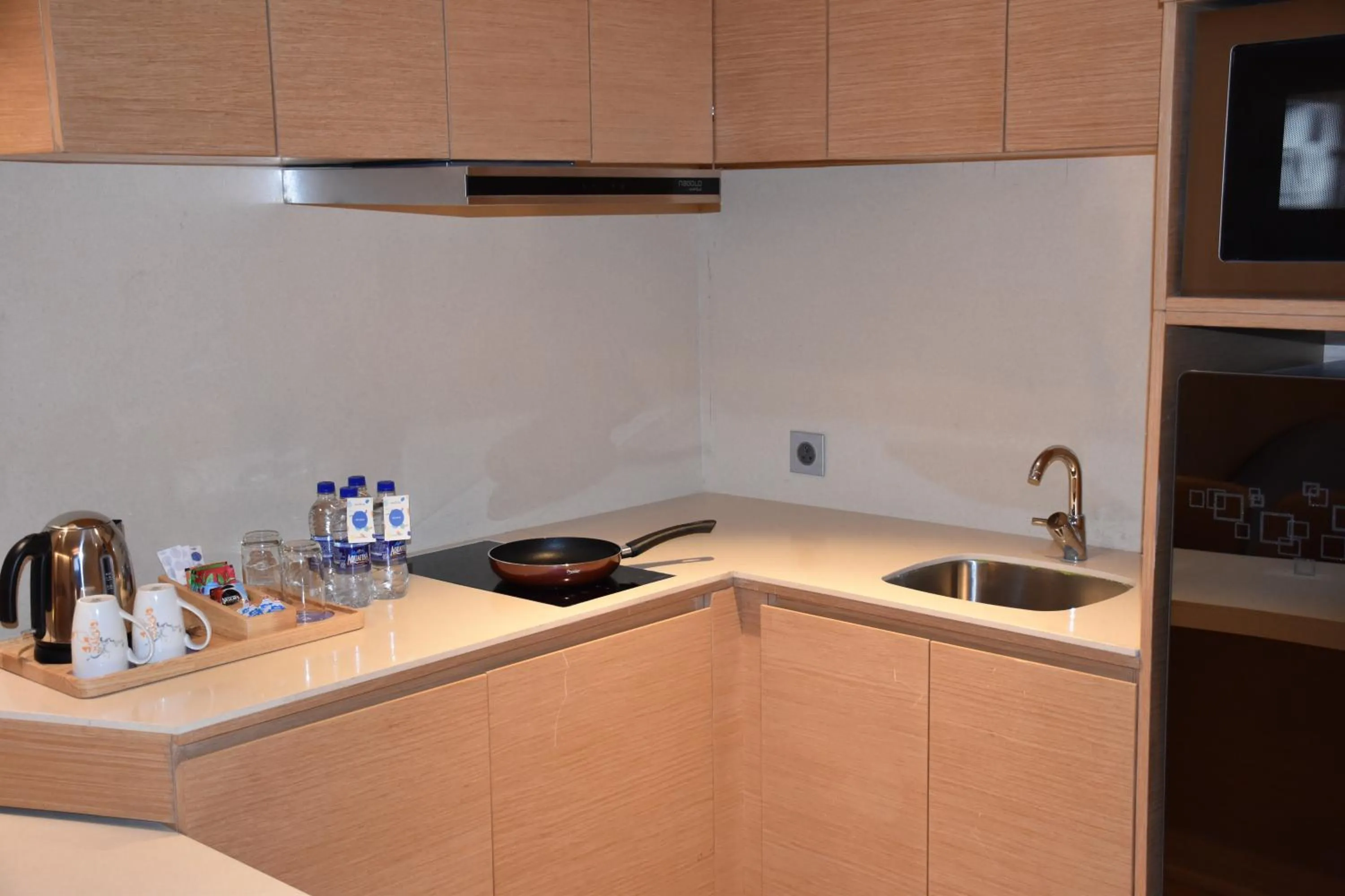 Coffee/tea facilities in Novotel Vijayawada Varun