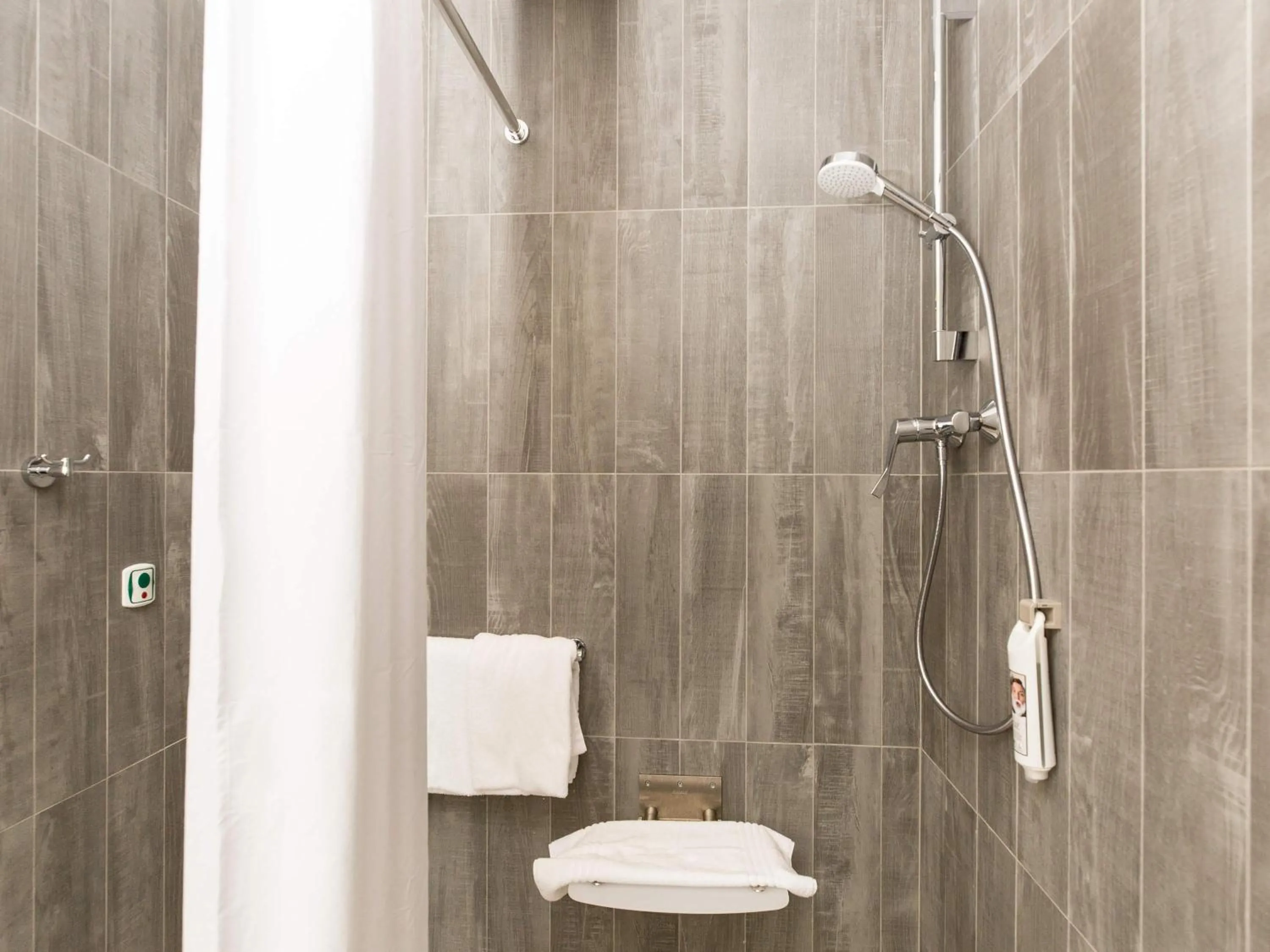 Bedroom in ibis Vilnius Centre