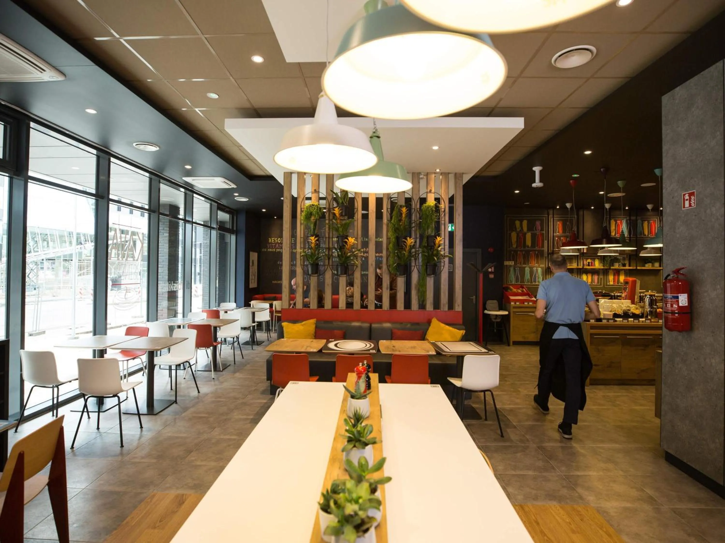 Restaurant/places to eat in ibis Vilnius Centre