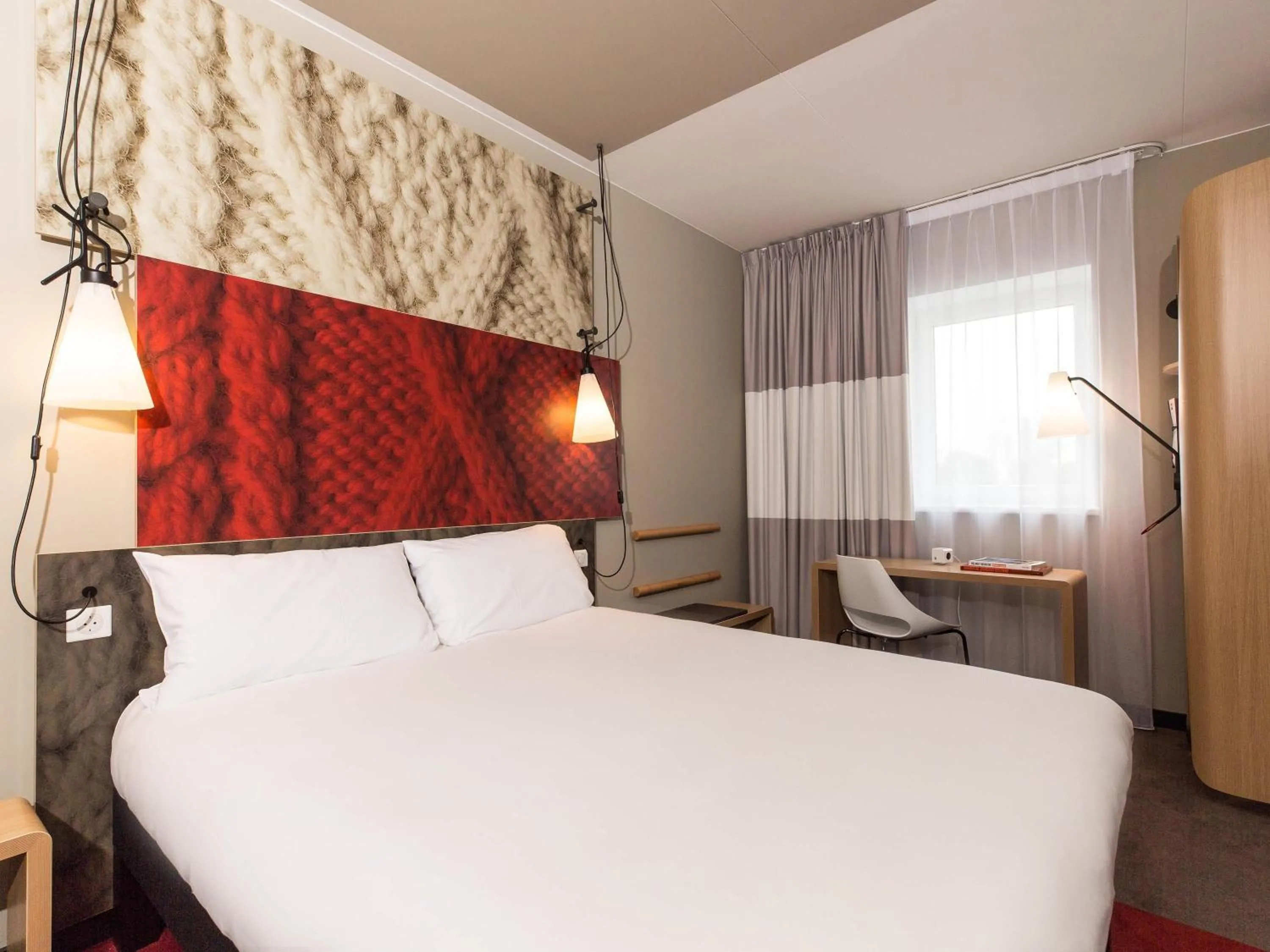 Bedroom, Bed in ibis Vilnius Centre