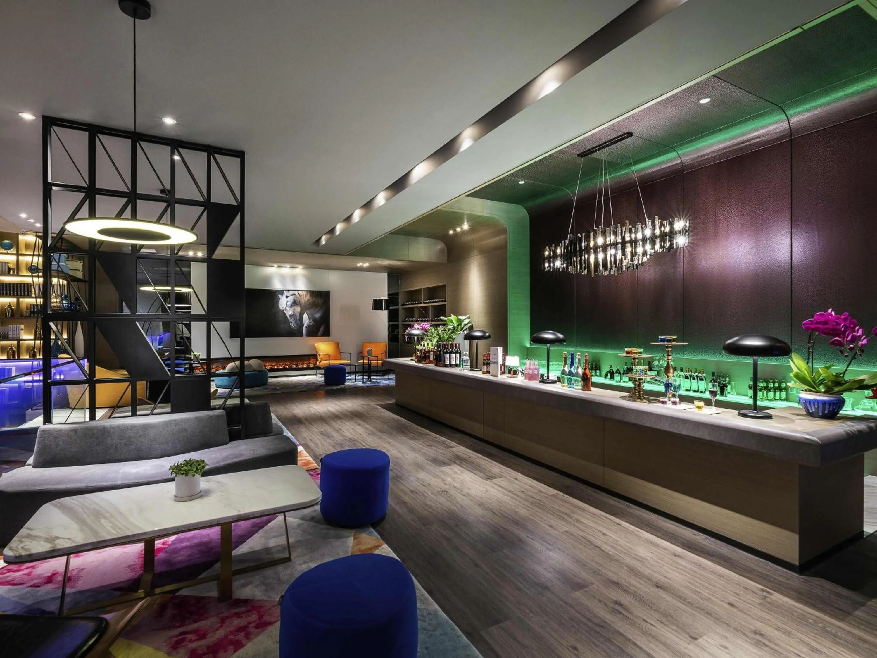 Lounge or bar in Mercure Suzhou Downtown