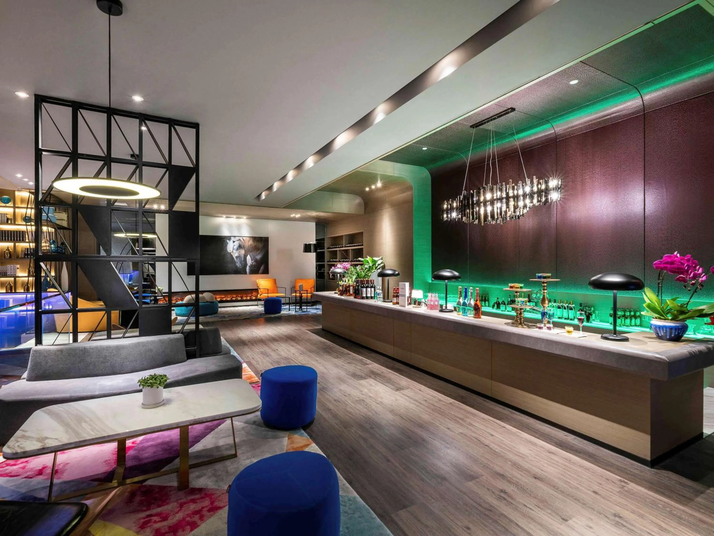 Lounge or bar in Mercure Suzhou Downtown