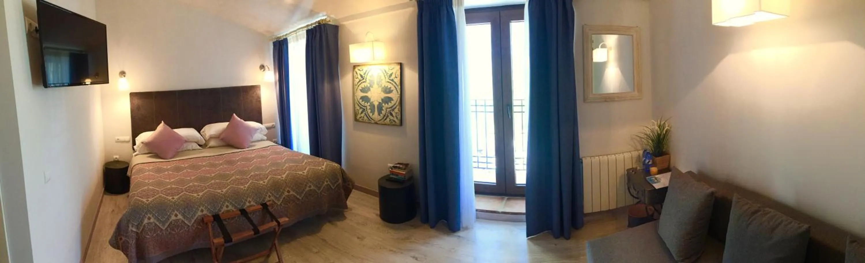 Decorative detail, Bed in Al Lago