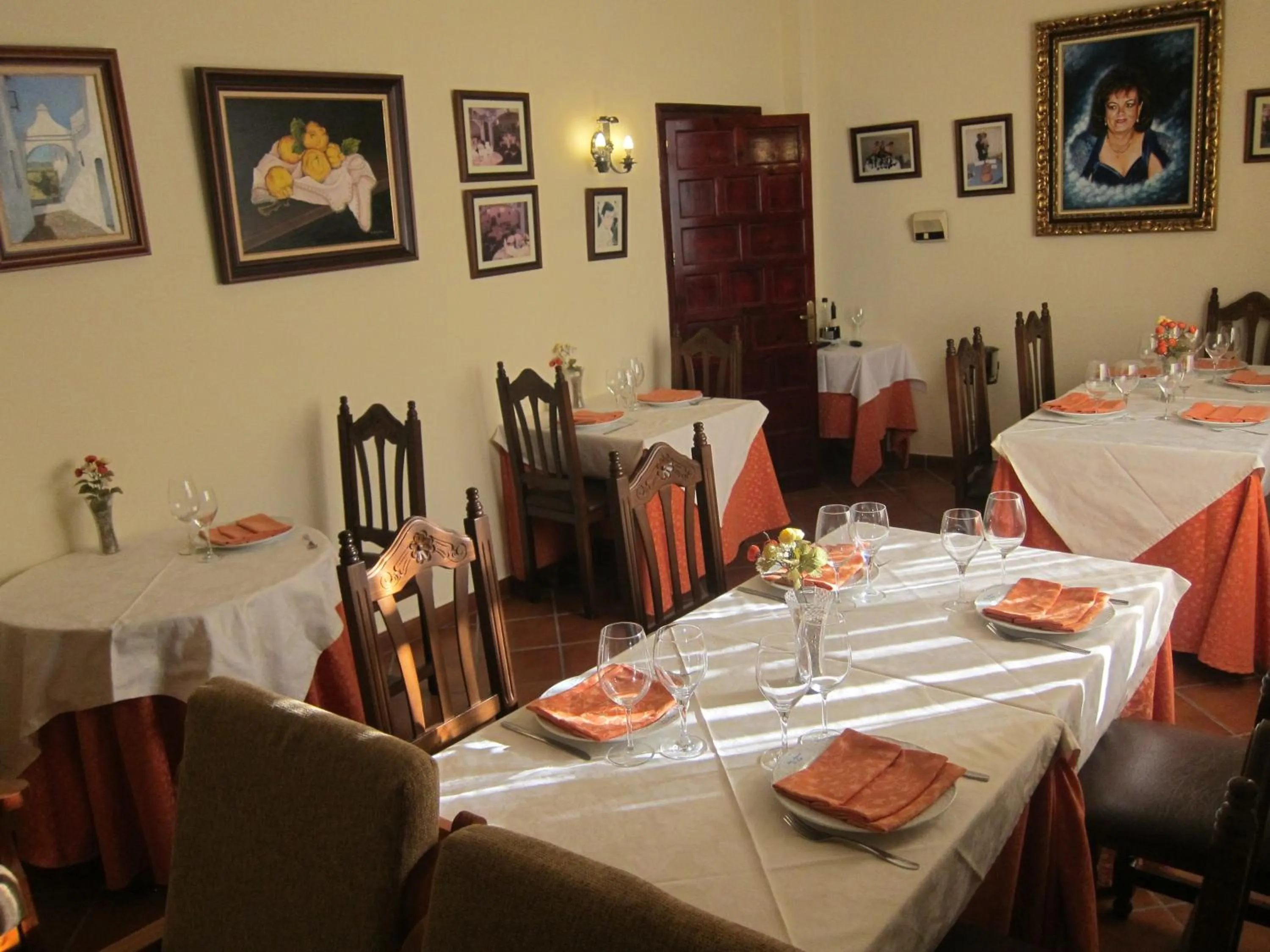 Restaurant/places to eat in Hotel Restaurante El Lago