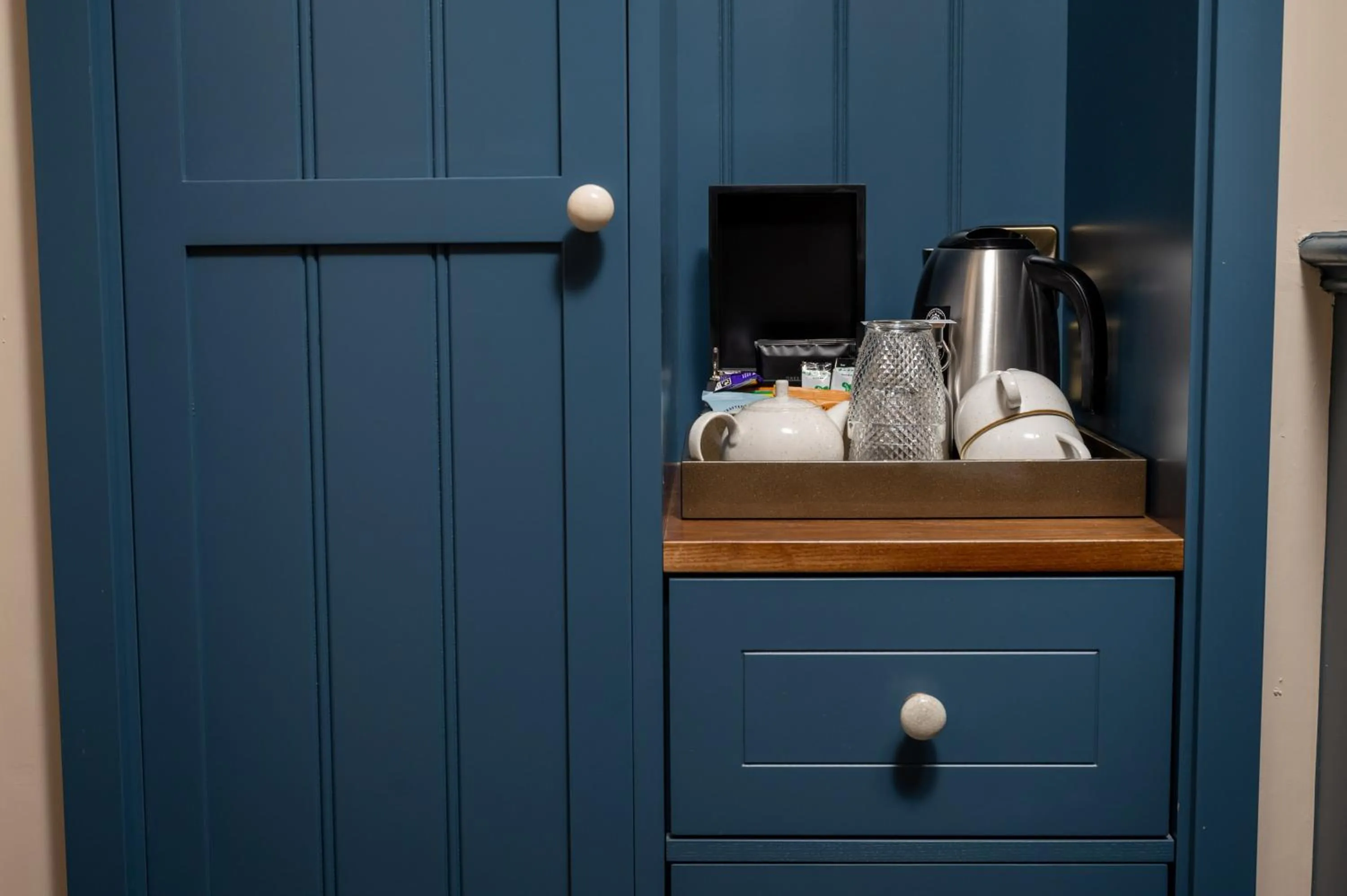 Coffee/tea facilities in Ethorpe Hotel by Chef & Brewer Collection