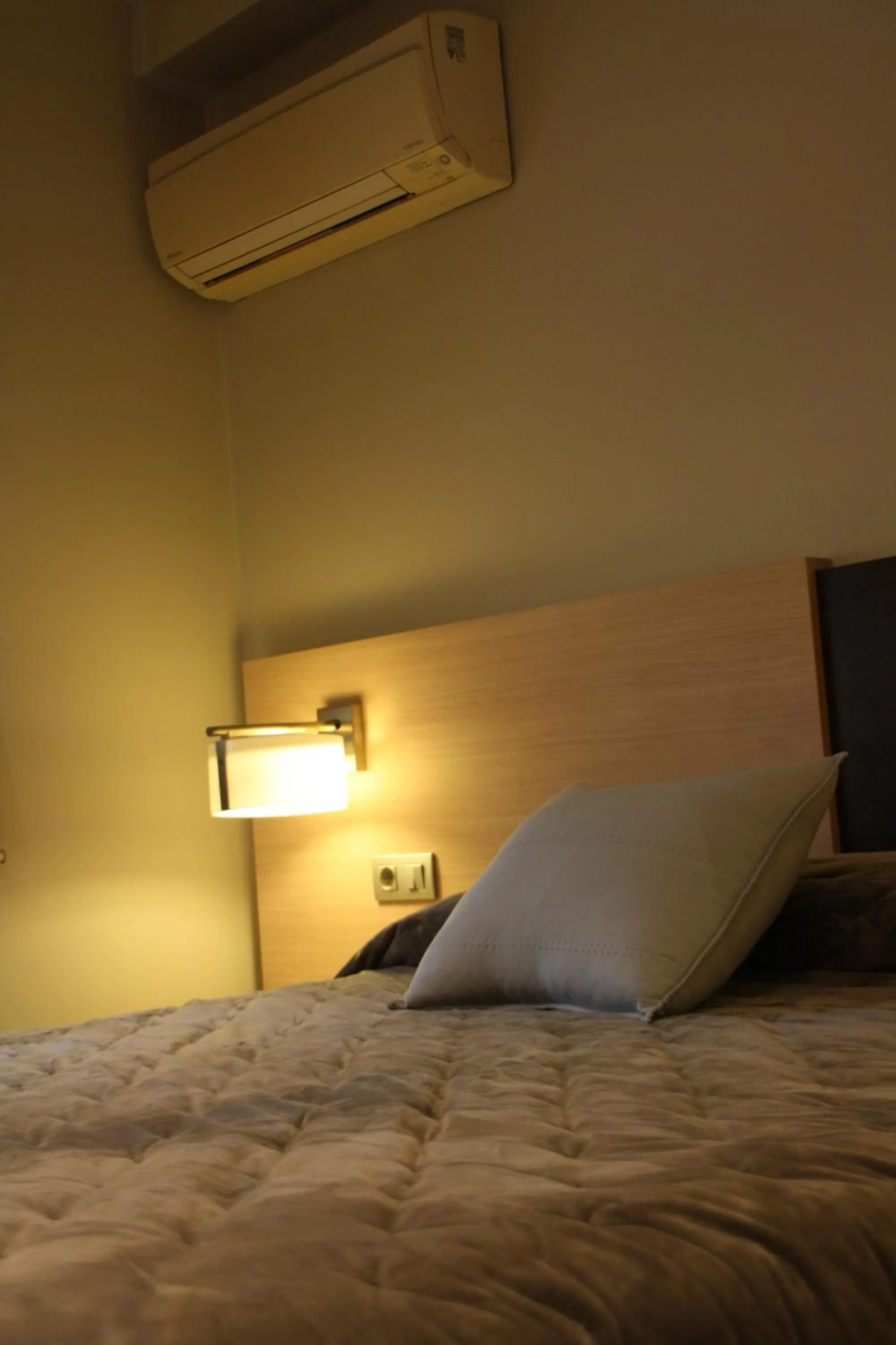 Bed in Hostal Crisami