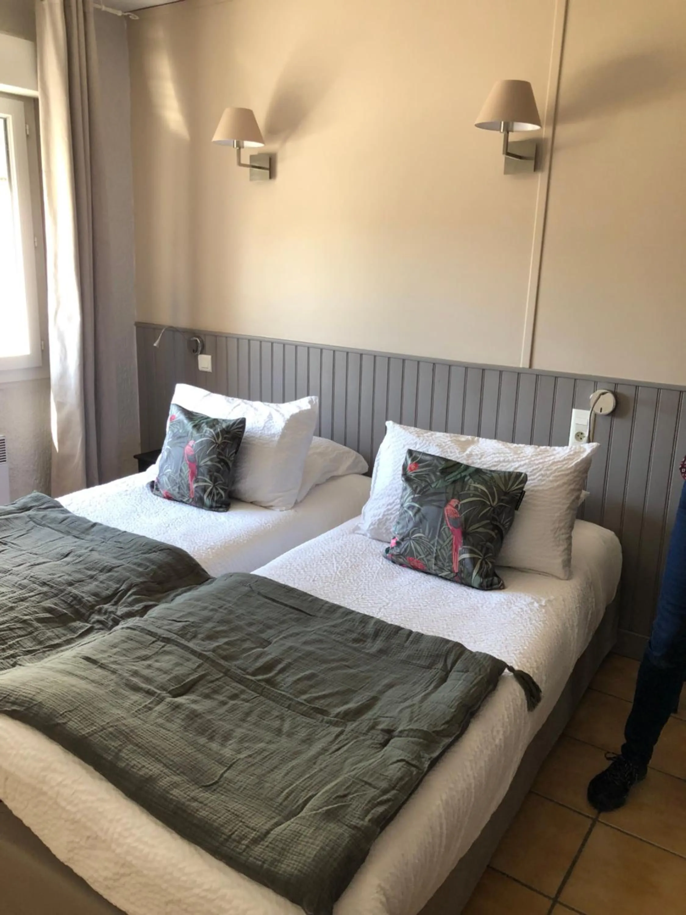 Bed in Hôtel Restaurant Le Clos Charmant