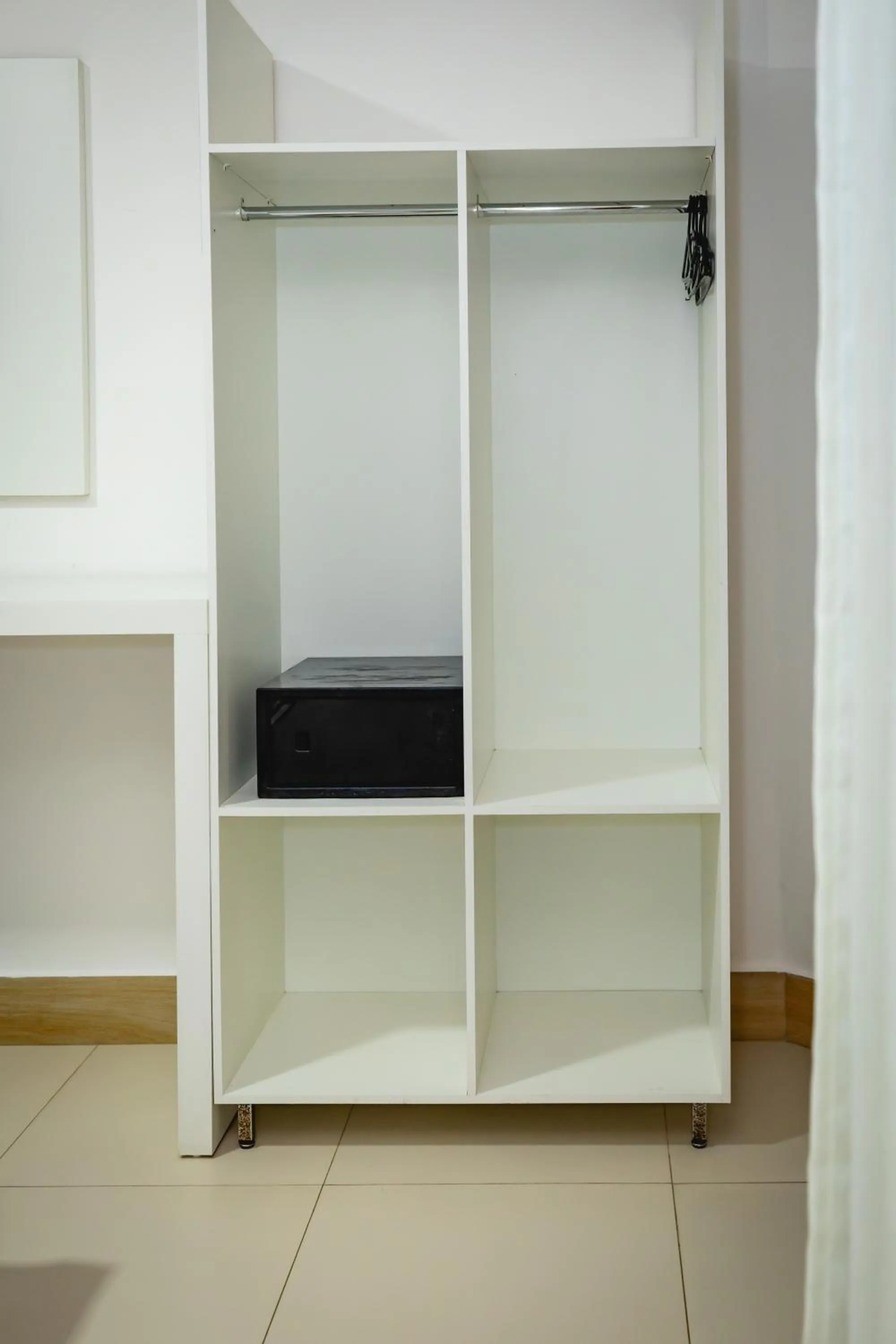 wardrobe in Arraial do Sol Beach Hotel