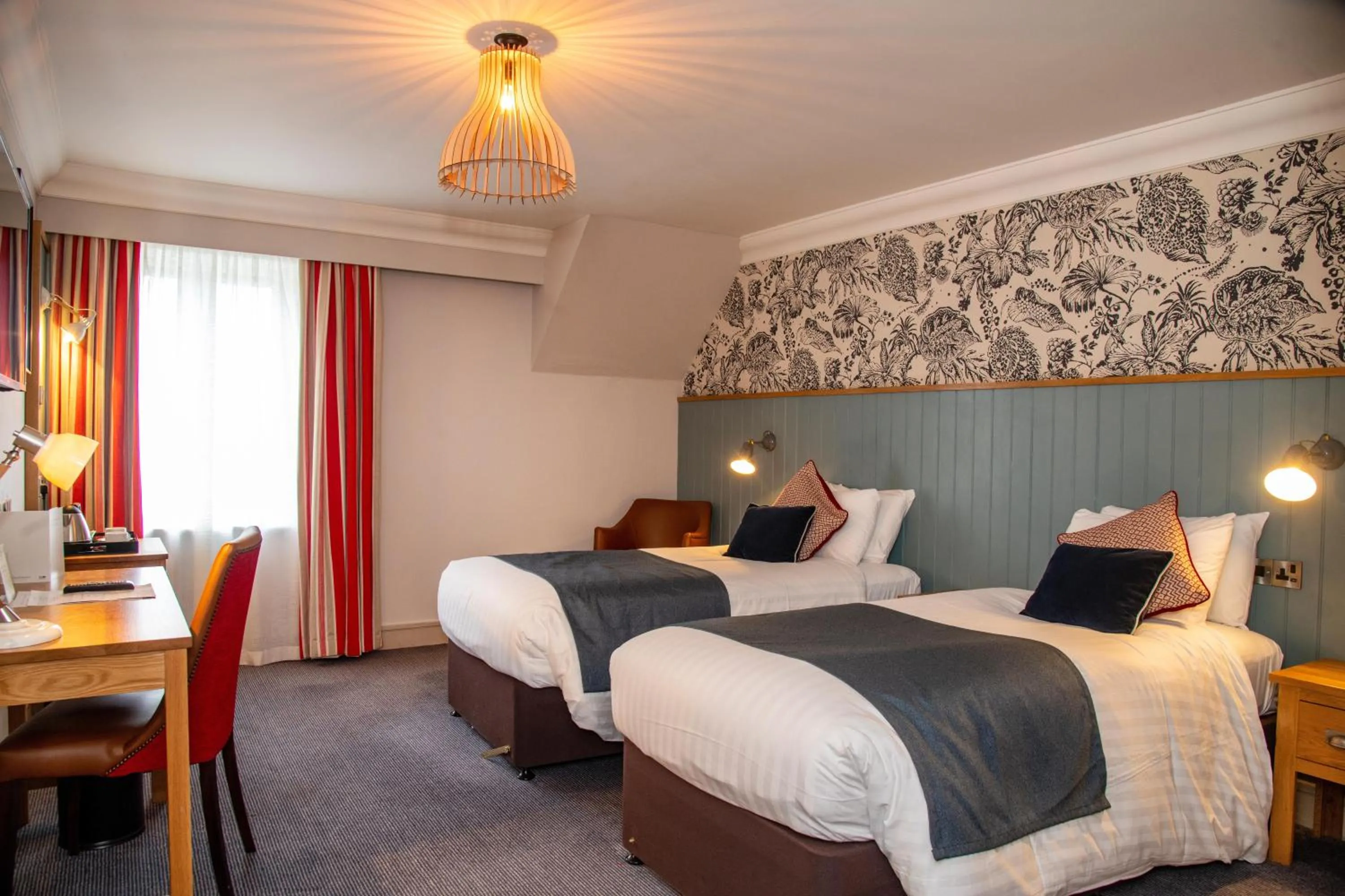 Bedroom, Bed in Greswolde Arms by Chef & Brewer Collection