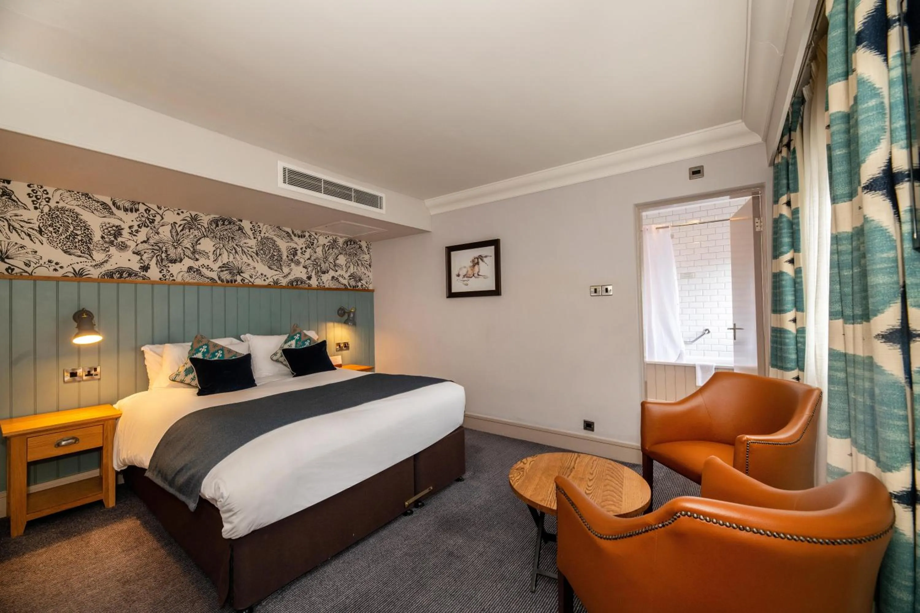 Photo of the whole room, Bed in Greswolde Arms by Chef & Brewer Collection