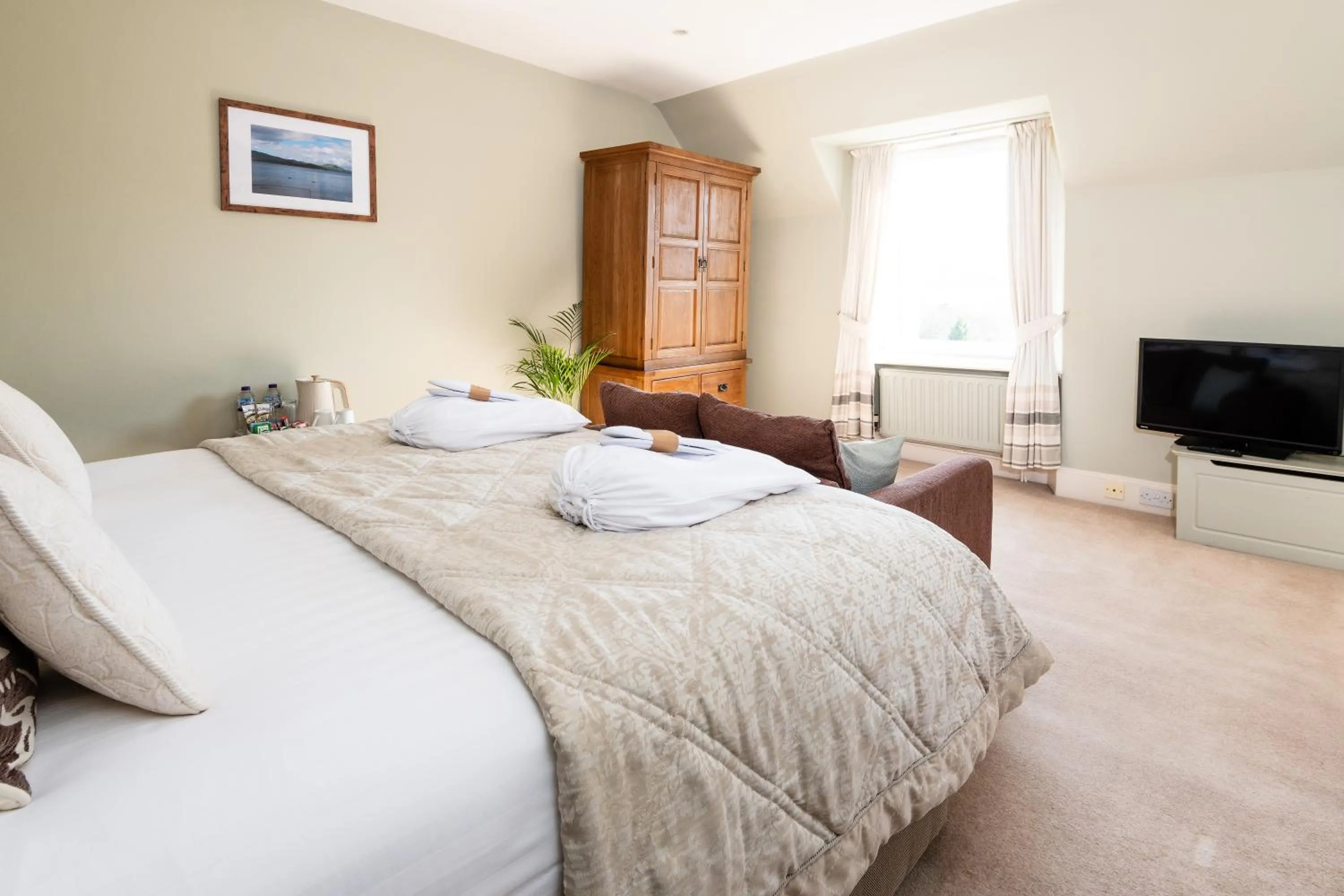 Seating area, Bed in Beinn Bhracaigh