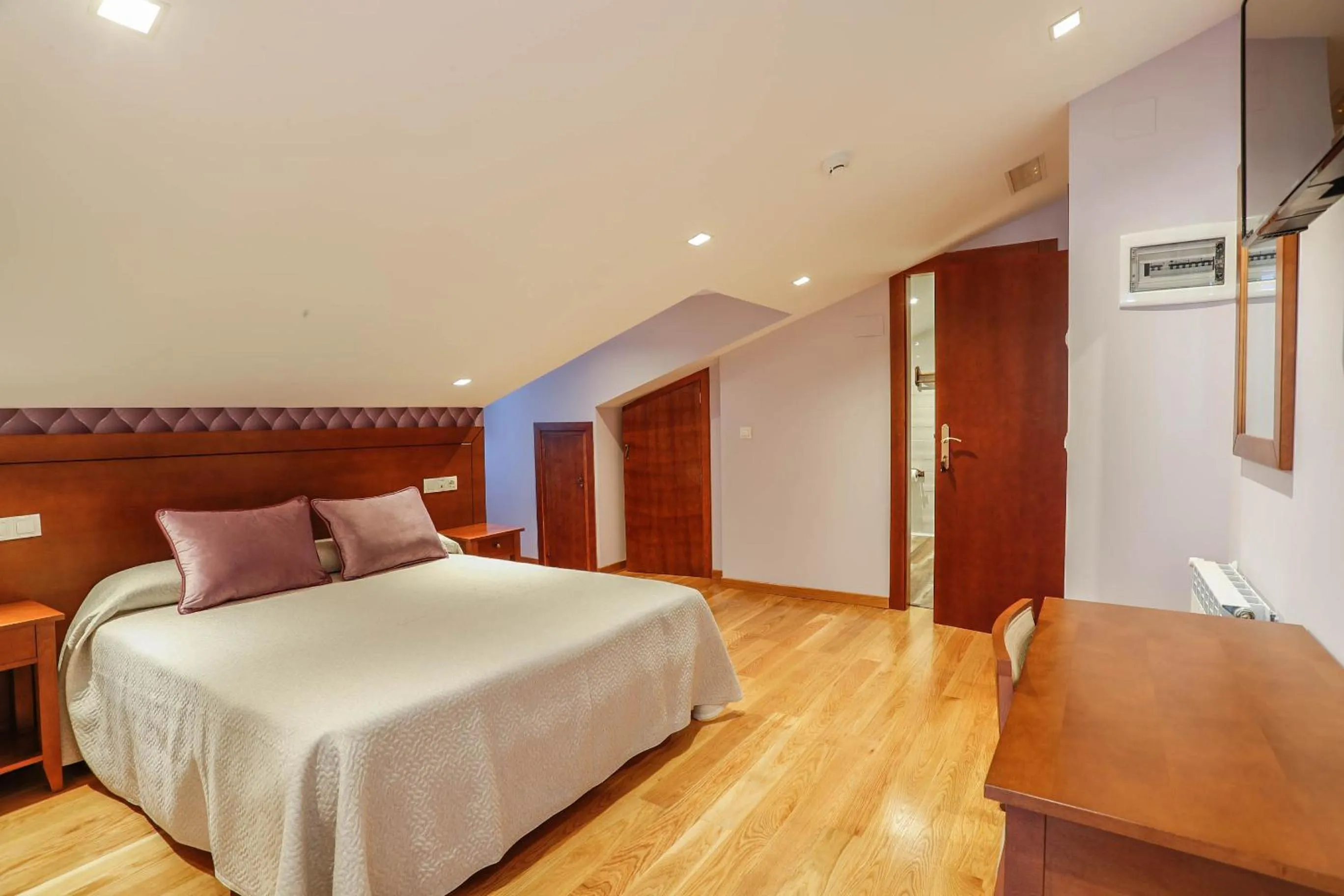 Photo of the whole room, Bed in Hotel Rey Silo