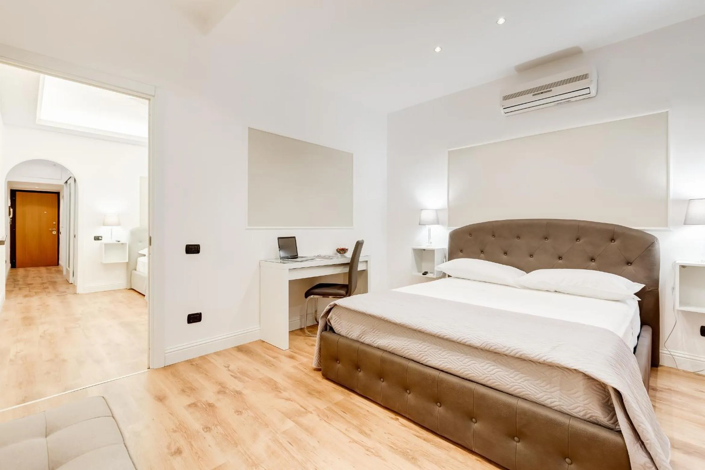 Photo of the whole room, Bed in Vaticano Private Apartment