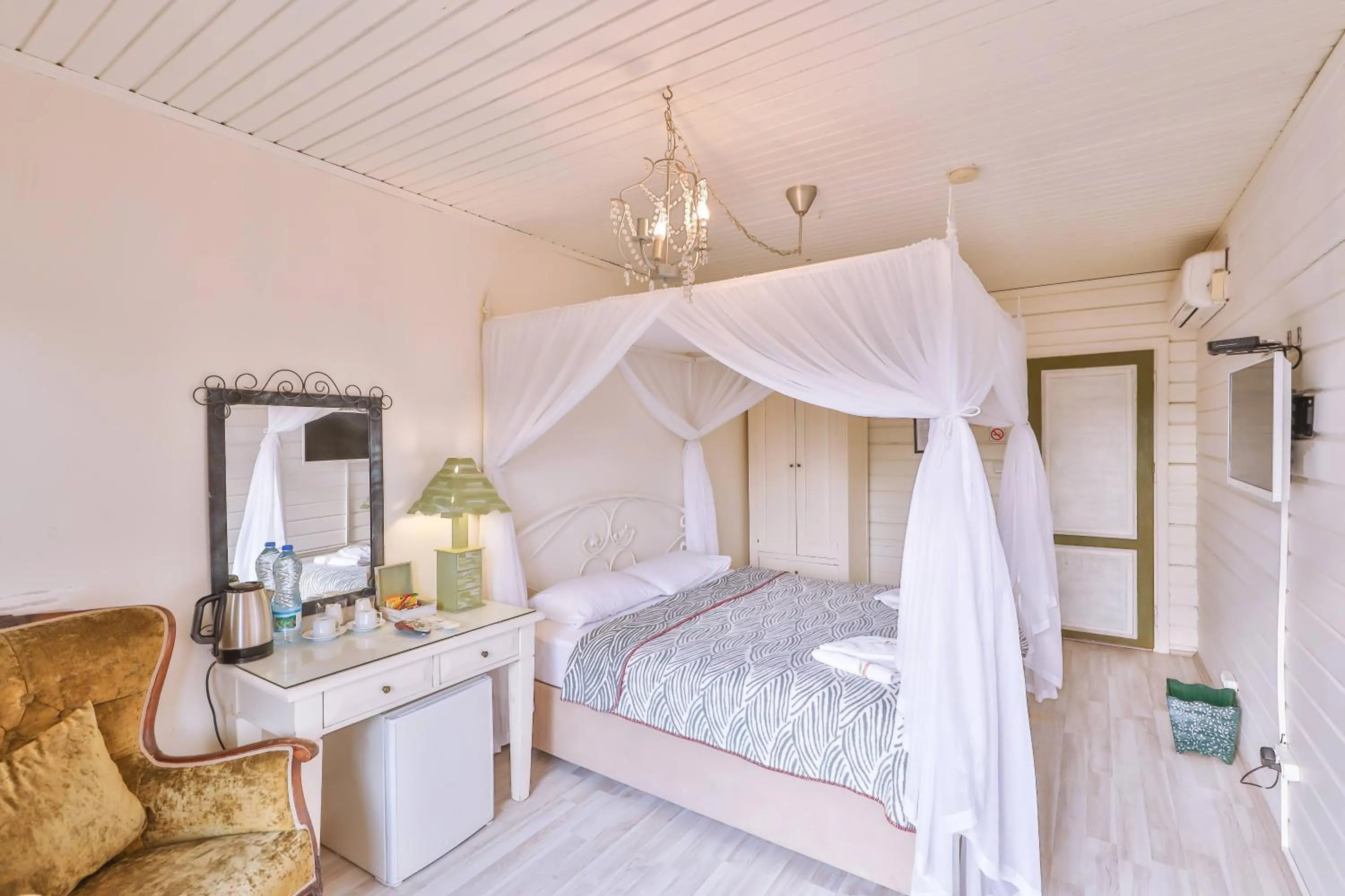 Bedroom, Bed in Park Mandalin Hotel - Adult only