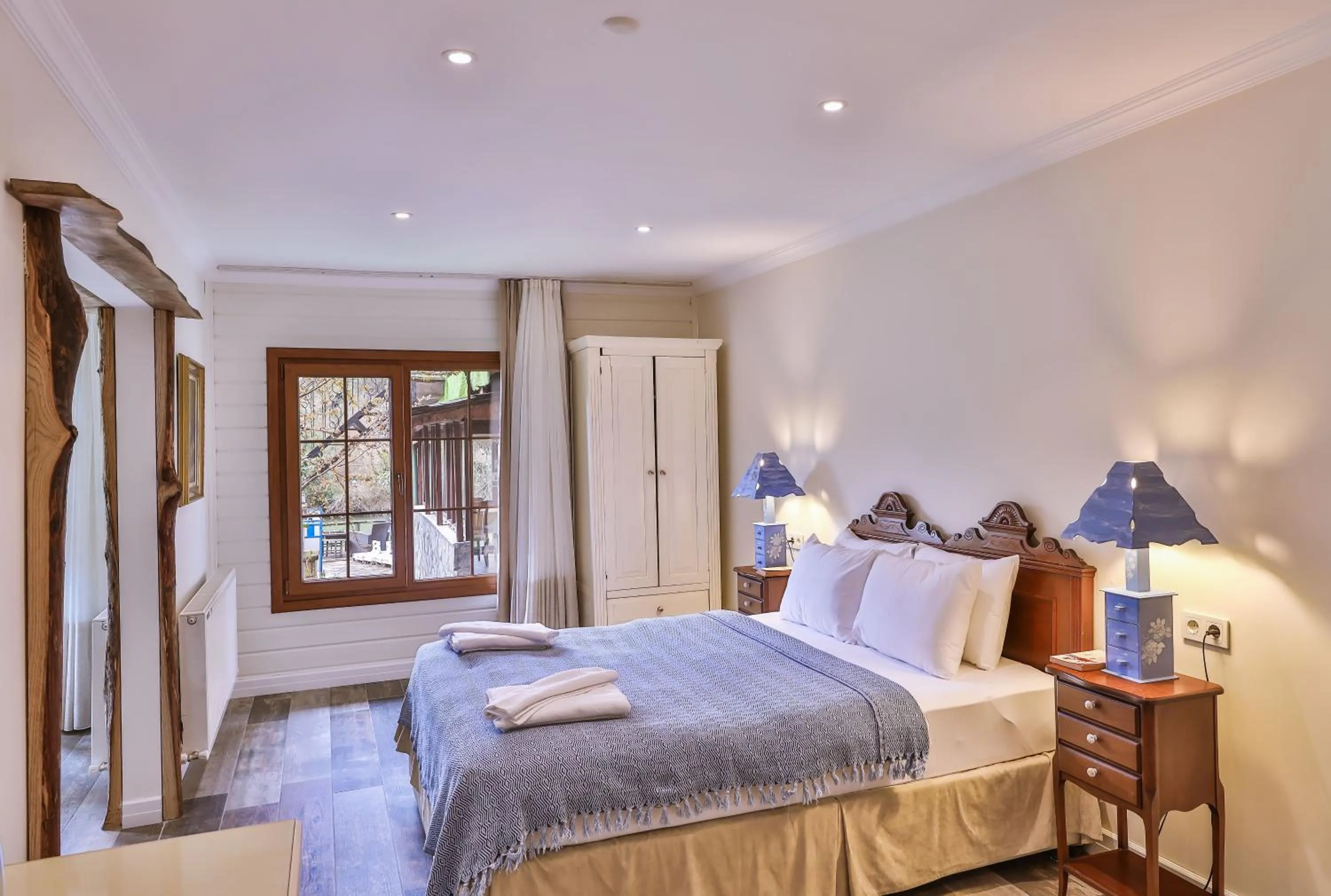 Photo of the whole room, Bed in Park Mandalin Hotel - Adult only