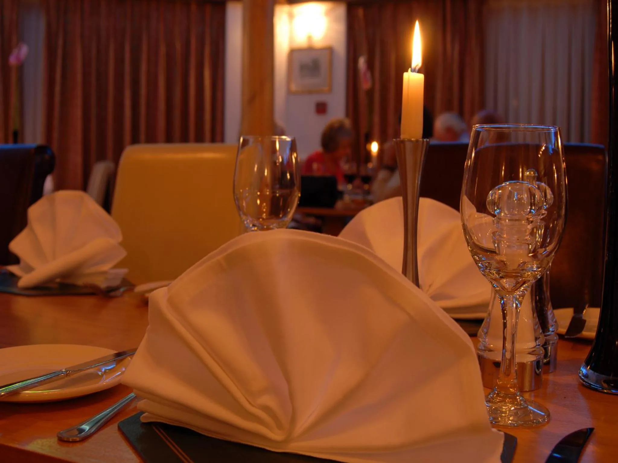 Restaurant/places to eat in Gatwick Cambridge Hotel