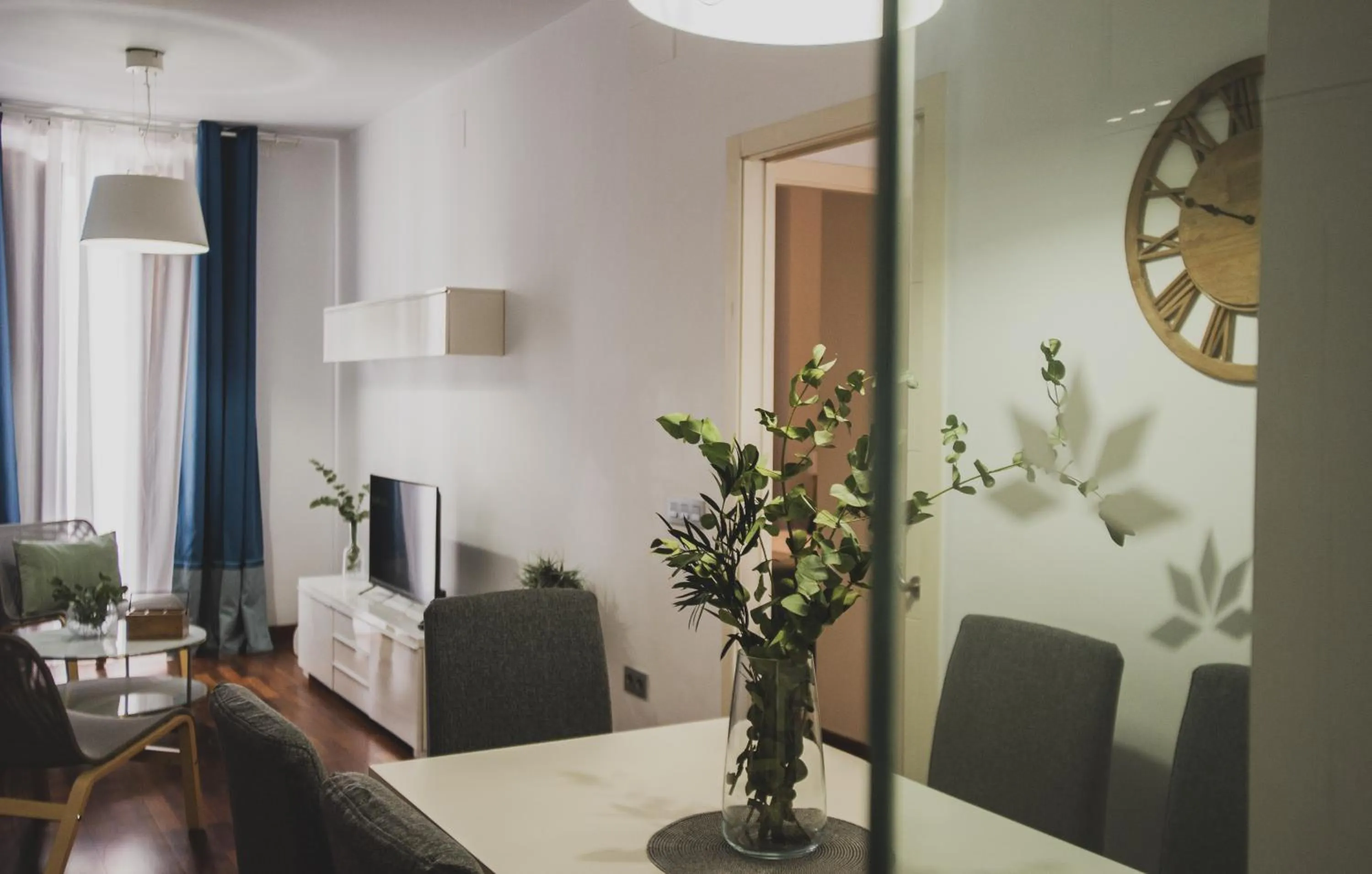 Living room in AZZ Sevilla Torre de la Plata Apartamentos