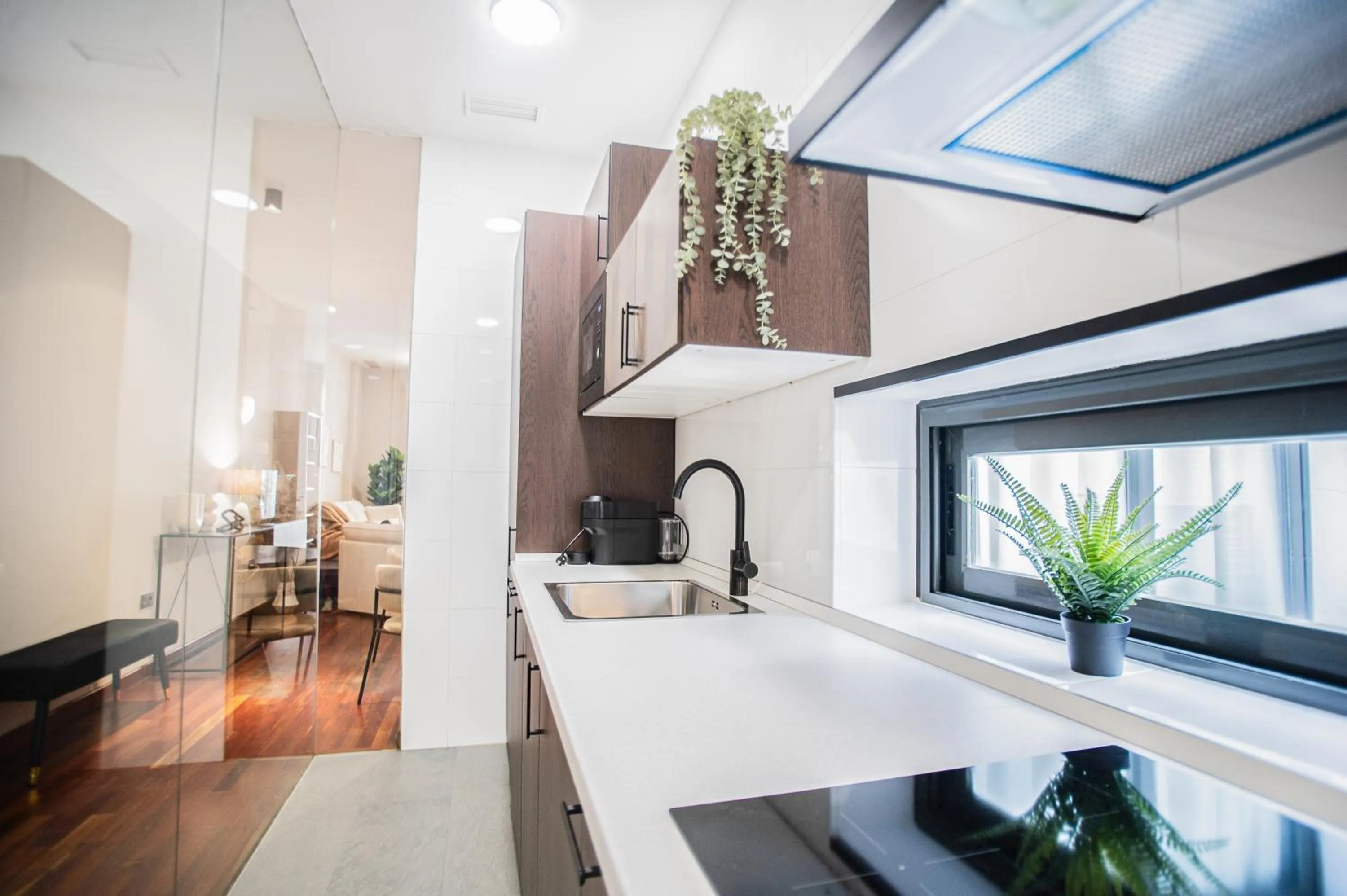 Kitchen or kitchenette in AZZ Sevilla Torre de la Plata Apartamentos