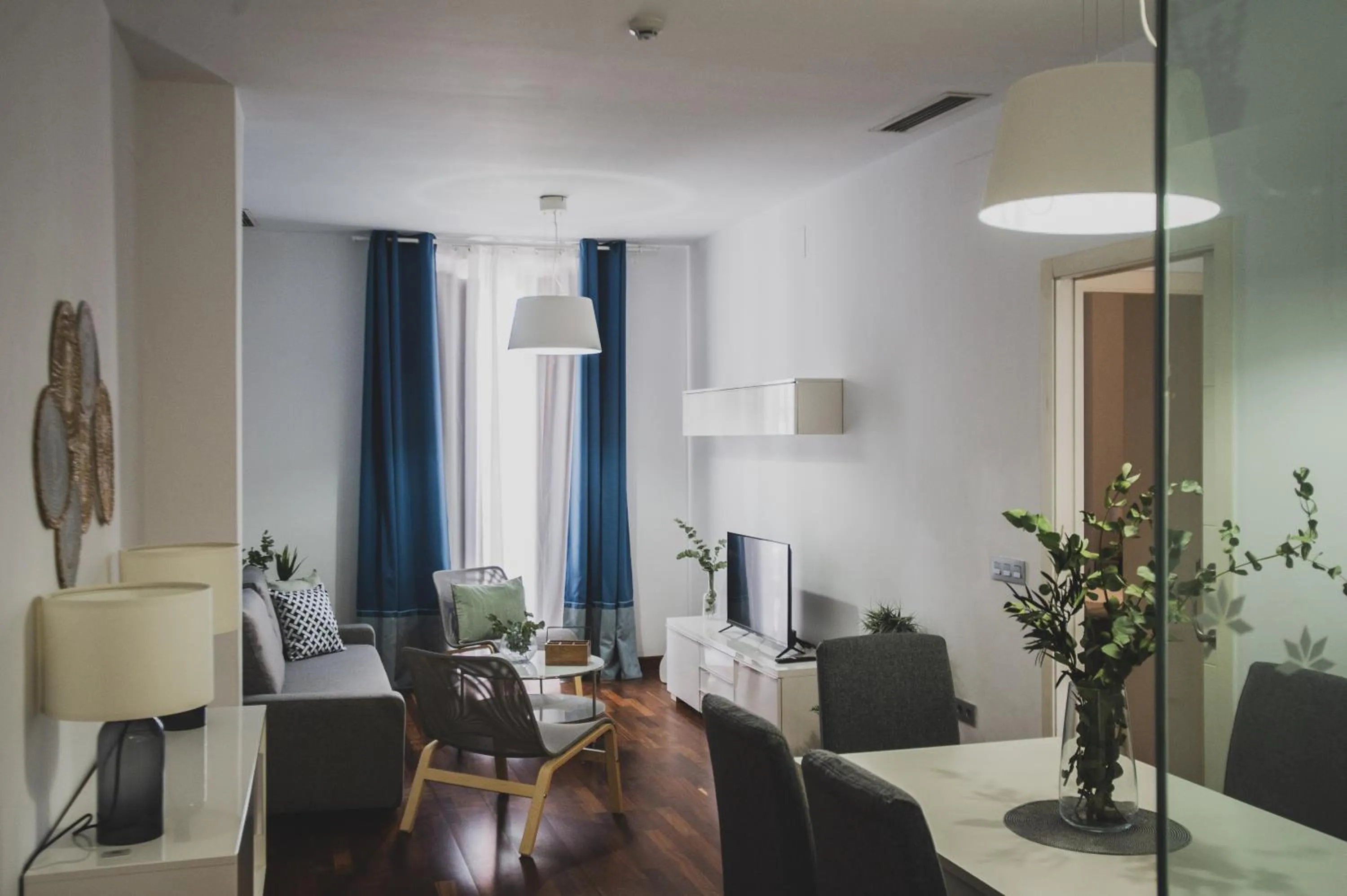 Living room in AZZ Sevilla Torre de la Plata Apartamentos