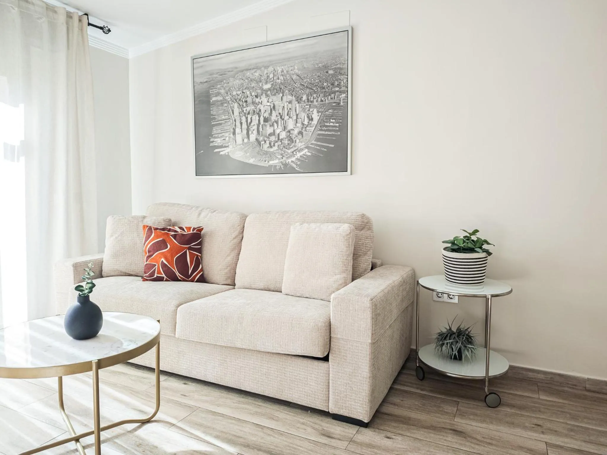 Living room in AZZ Sevilla Torre de la Plata Apartamentos