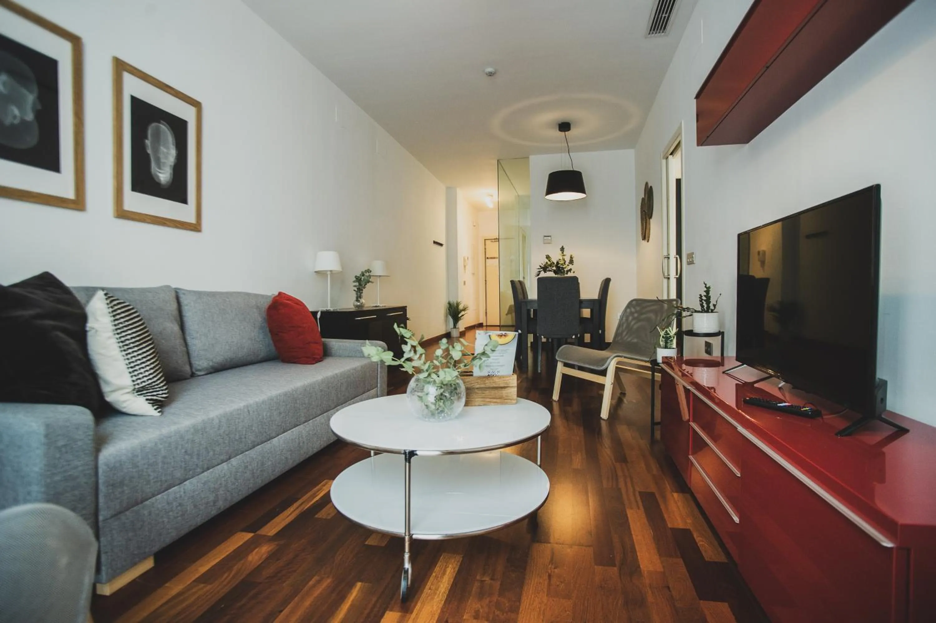 Living room in AZZ Sevilla Torre de la Plata Apartamentos