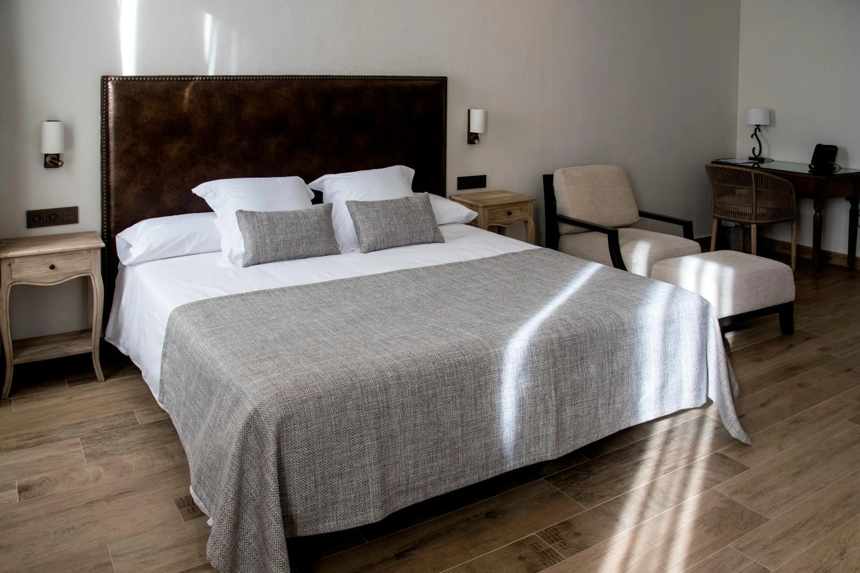 Property building, Bed in Sa Voga Hotel & Spa