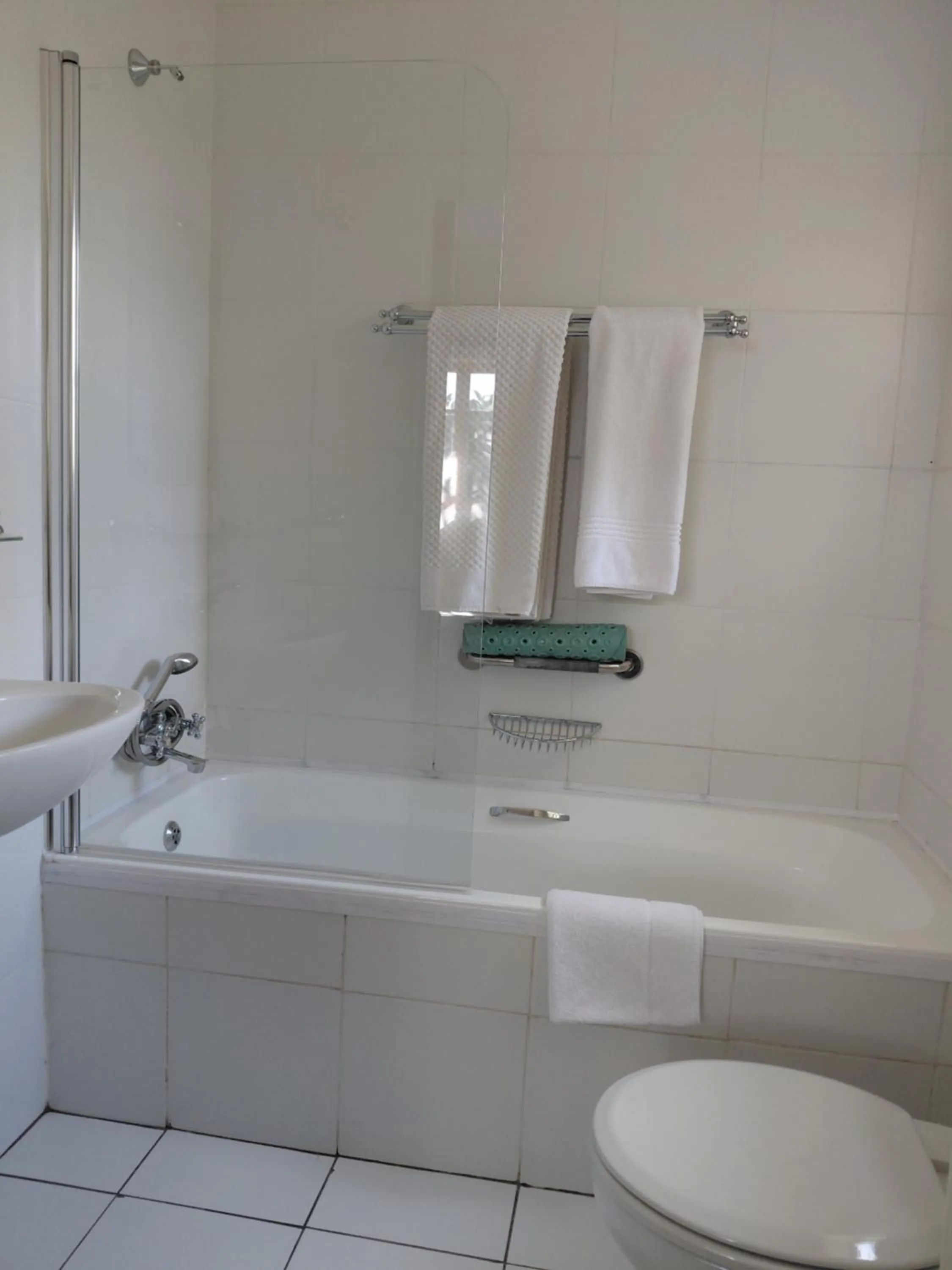 Bathroom in Sandstone Chameleon Guest House