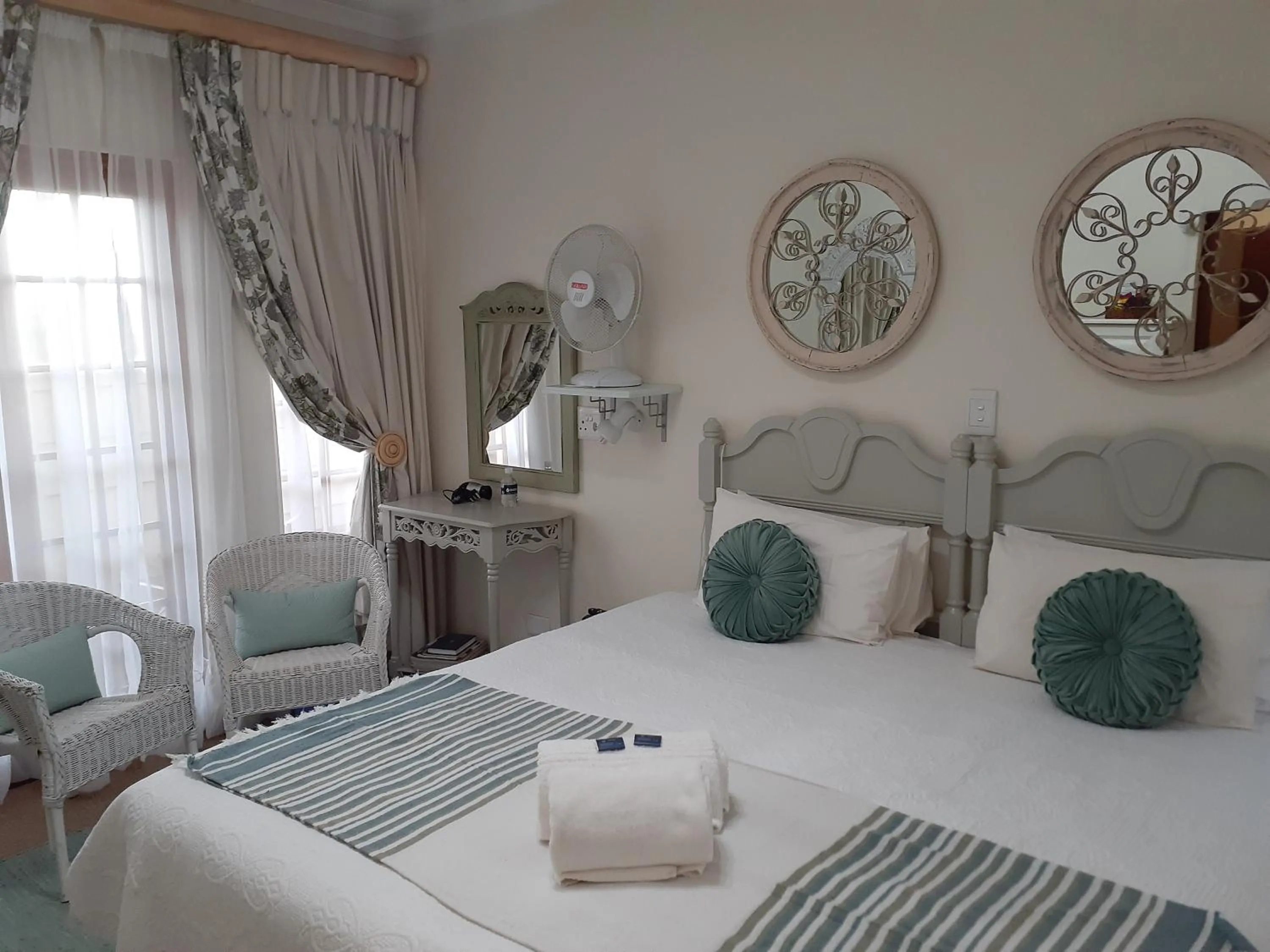 Bedroom, Bed in Sandstone Chameleon Guest House