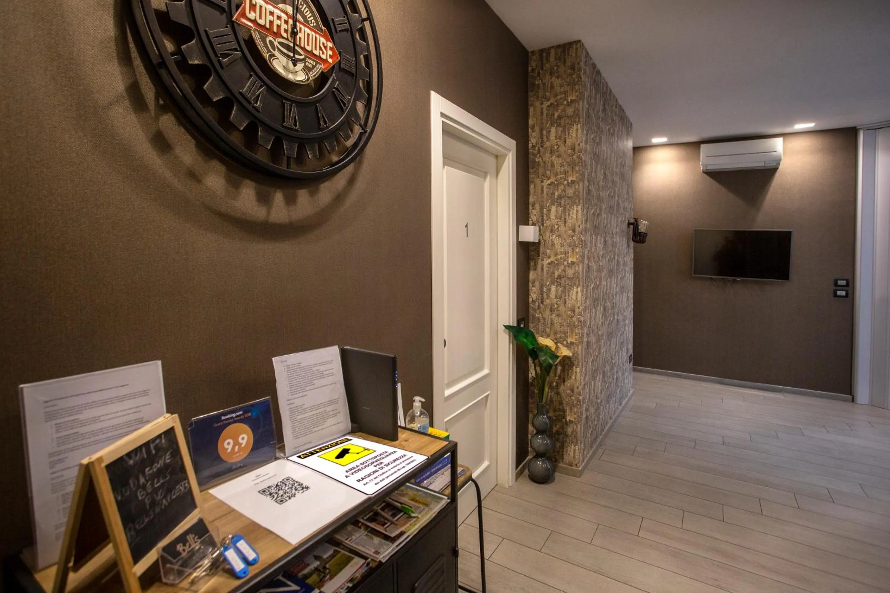 Lobby or reception in Bell's