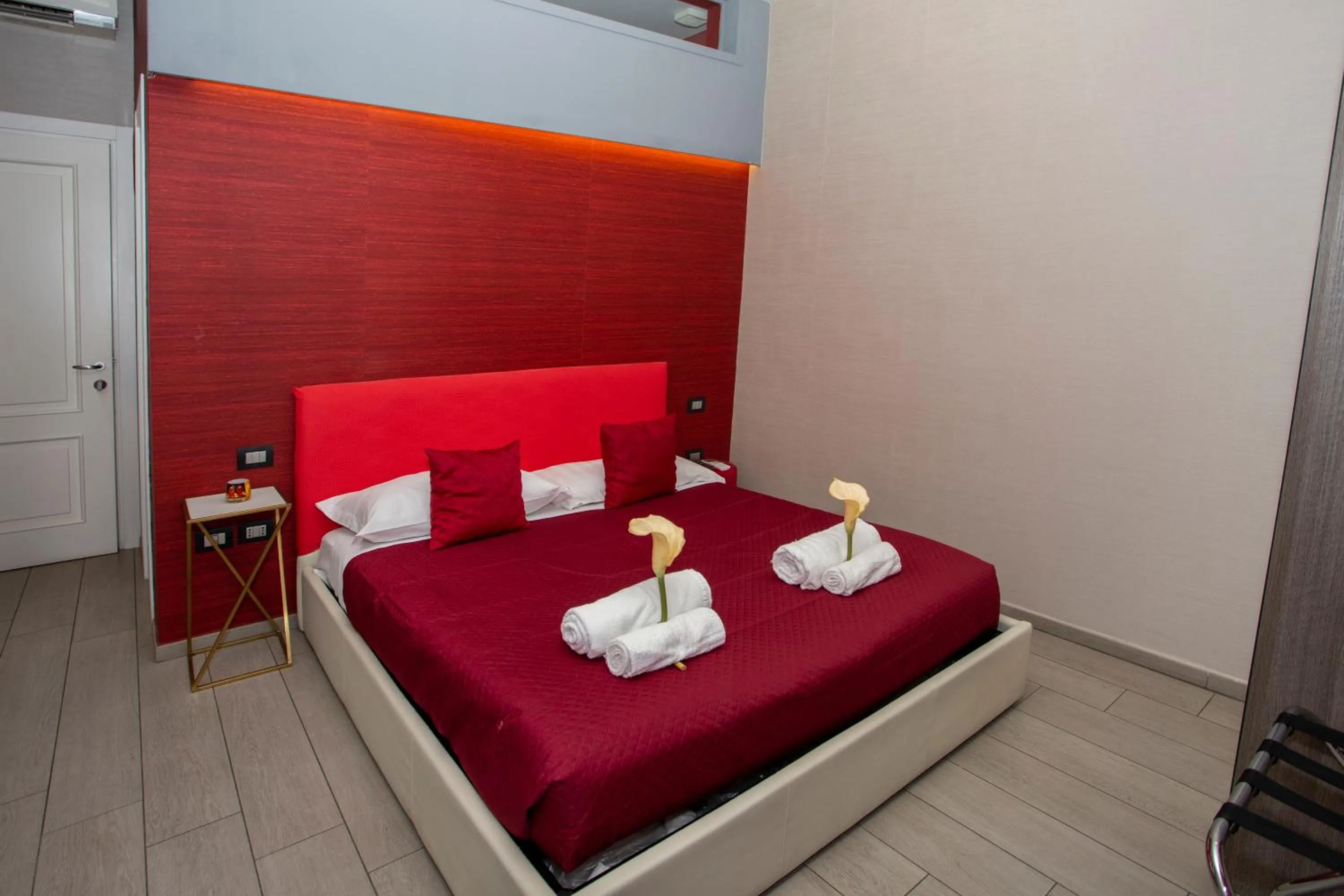 Bedroom, Bed in Bell's