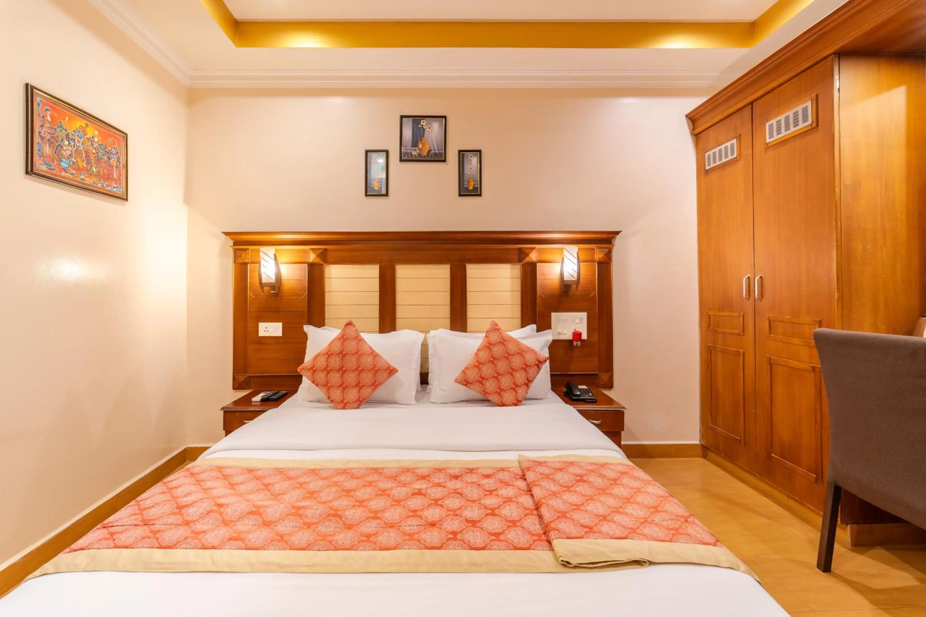 Bed in Seasons Thekkady